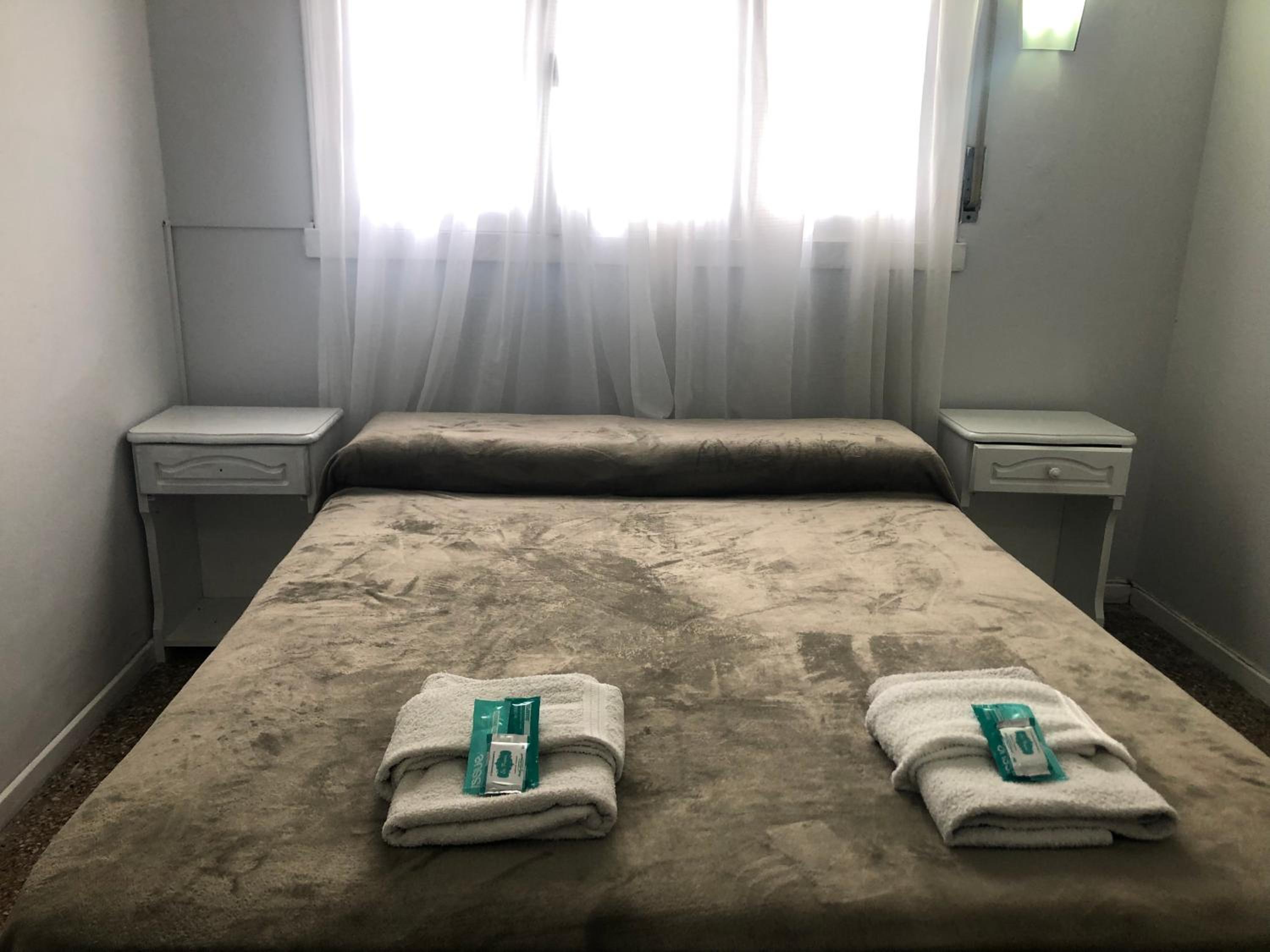 Double Room with Private Bathroom photo 2