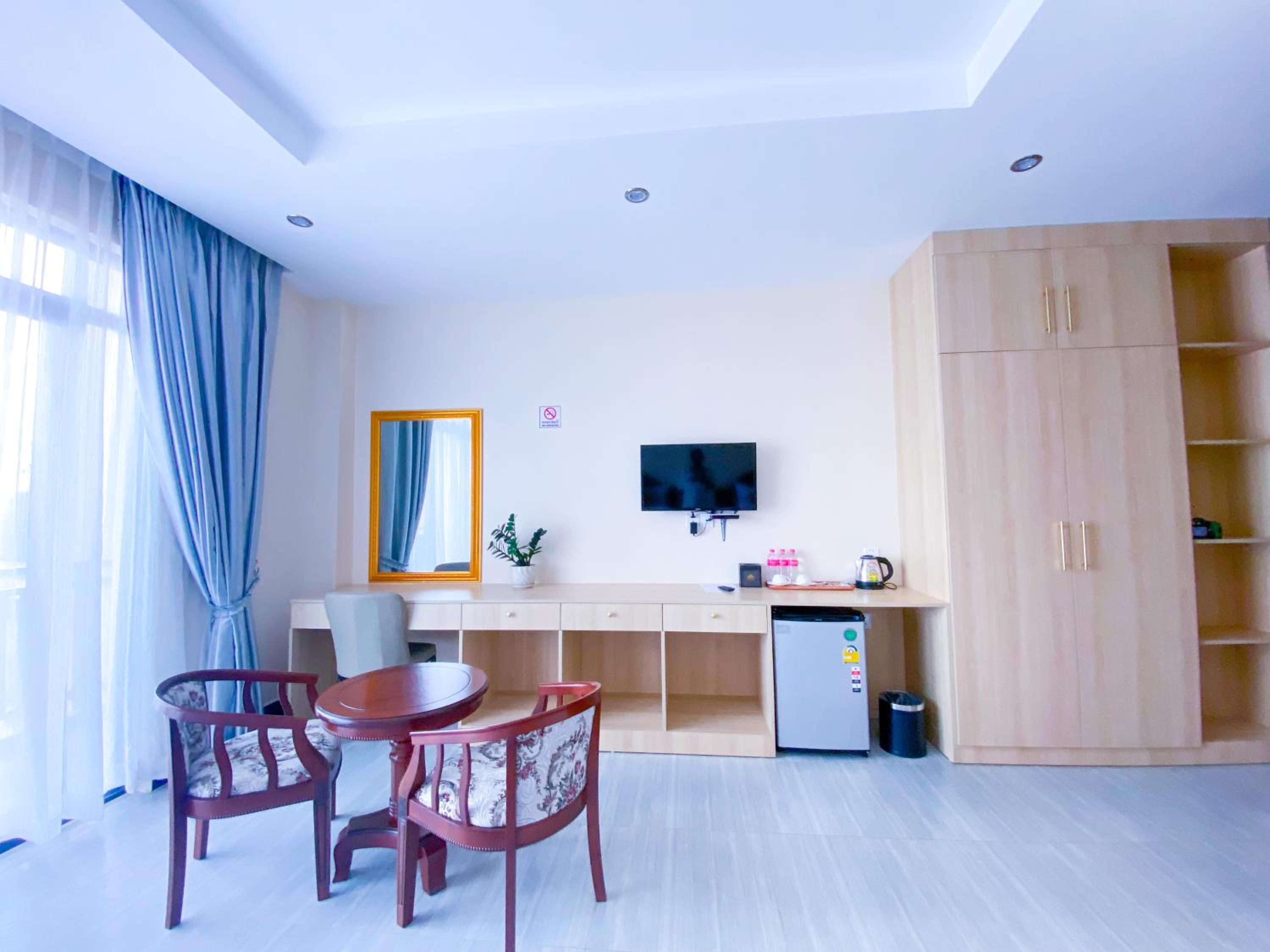 Deluxe Single Room with Balcony photo 1