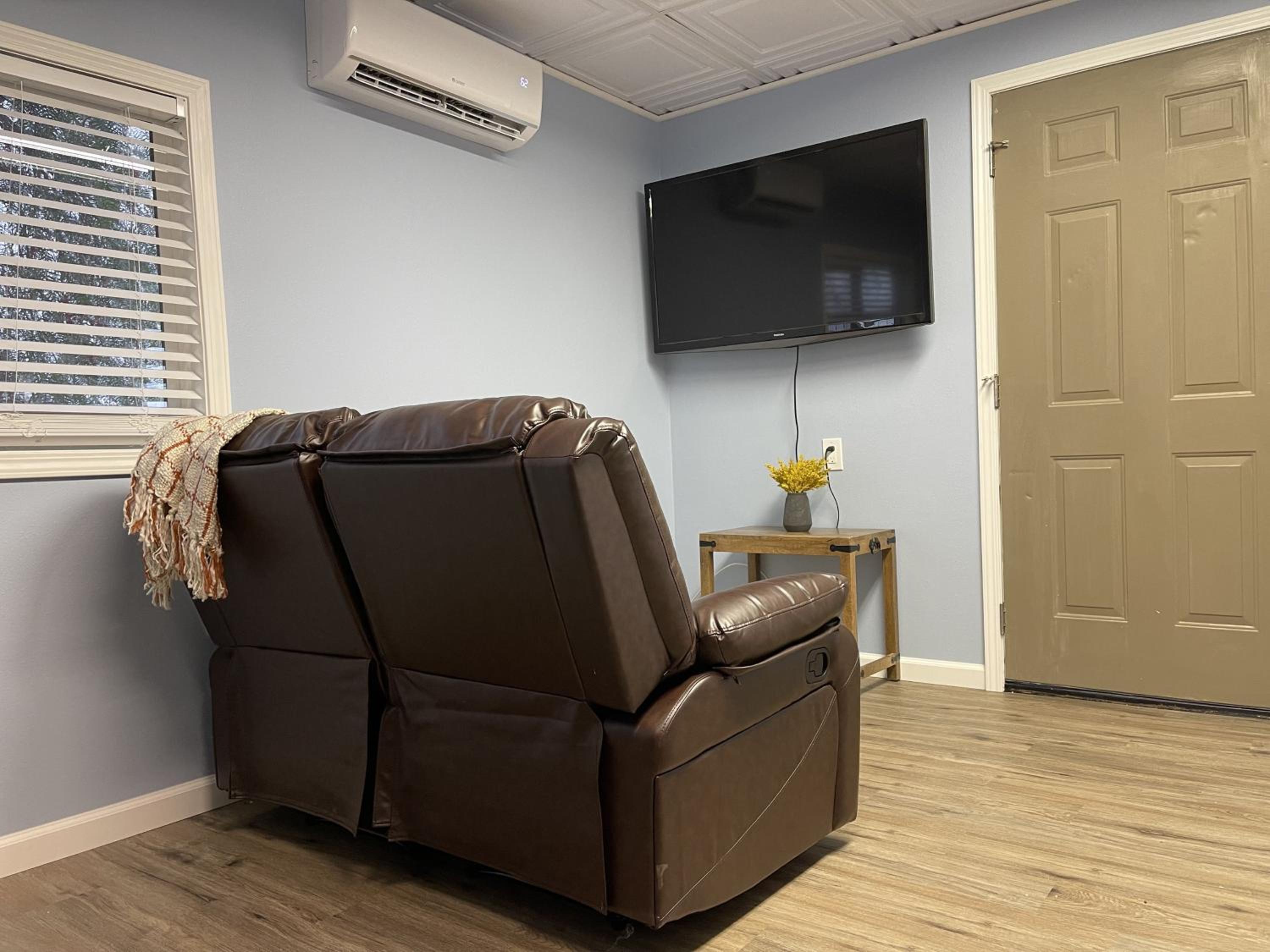 One-Bedroom House photo 1