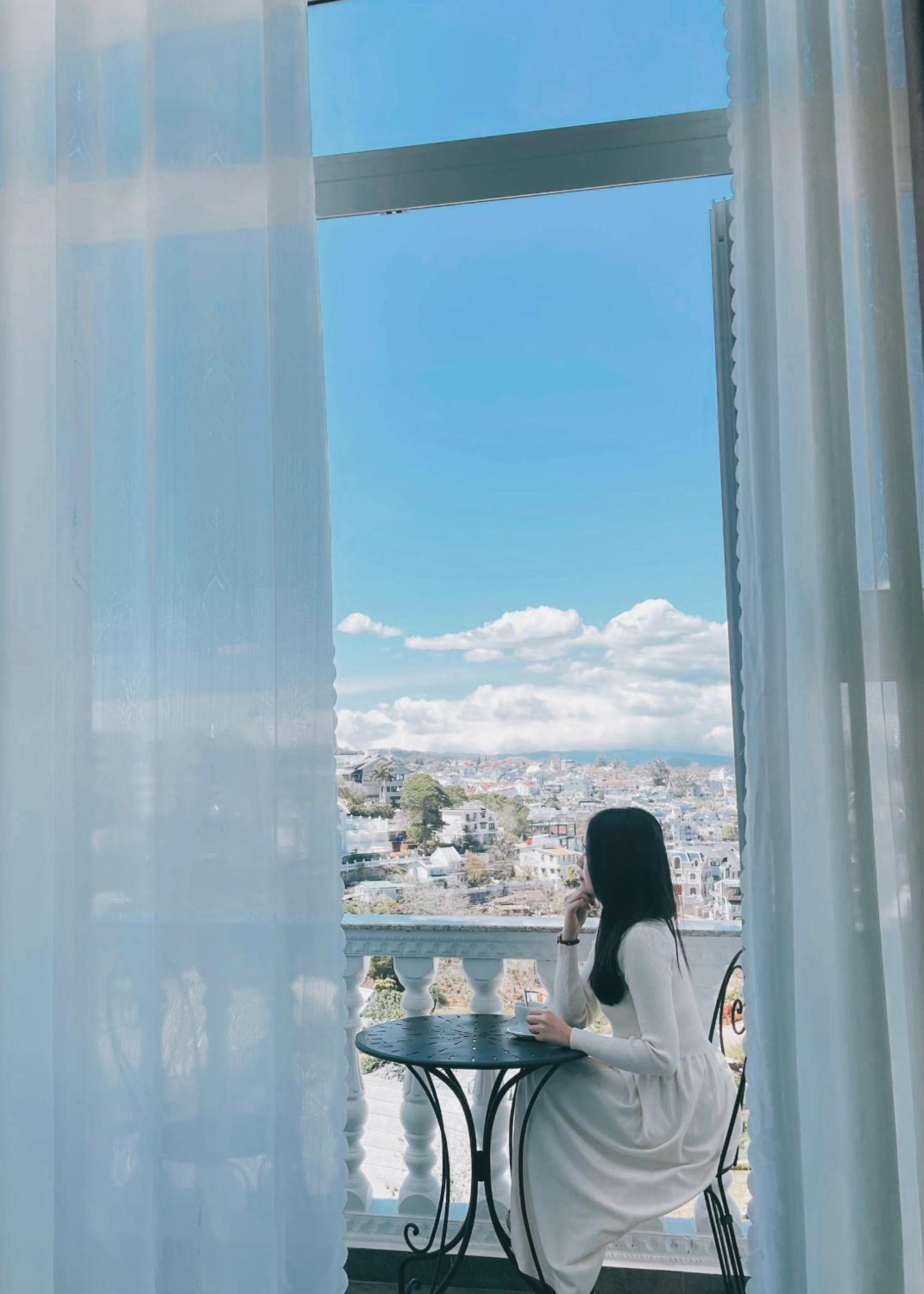 Deluxe Double Room with City View - Photo 18