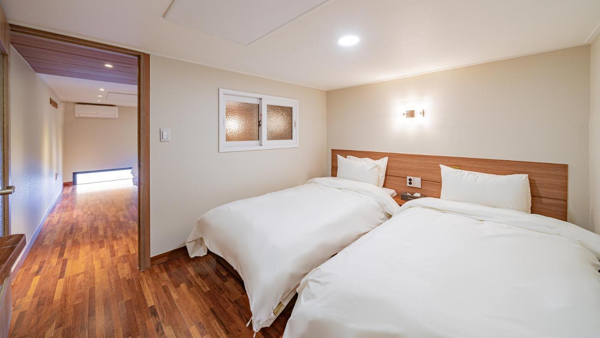 Family Room with Sea View photo 3