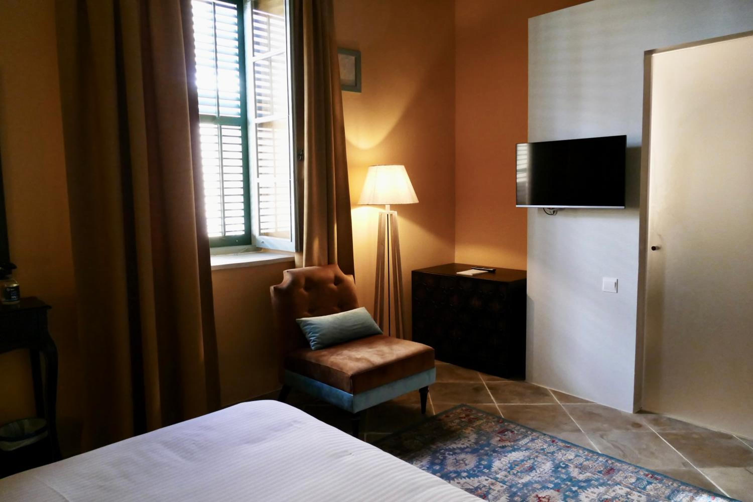Deluxe Suite photo 3