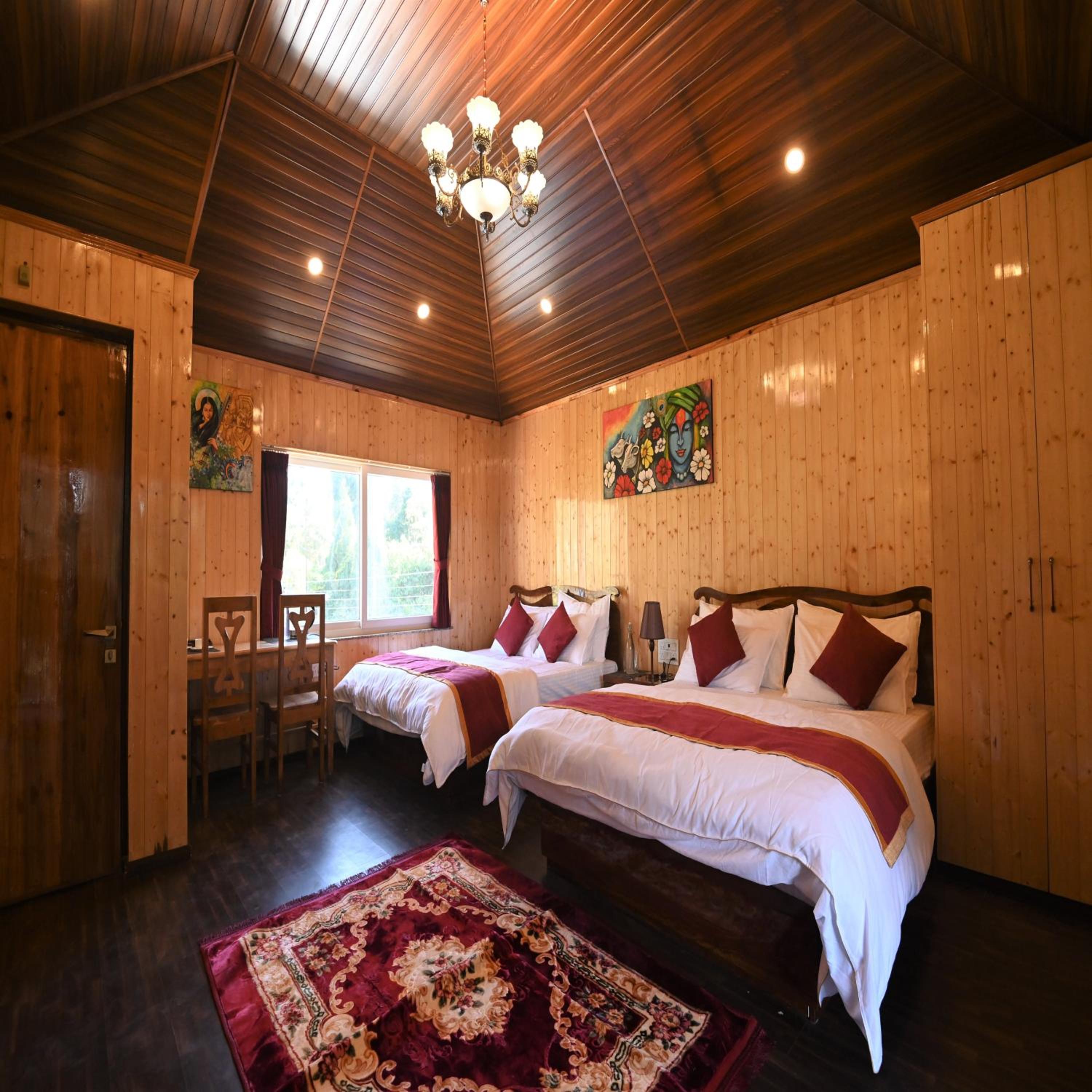 Family Room with Balcony - Photo 4