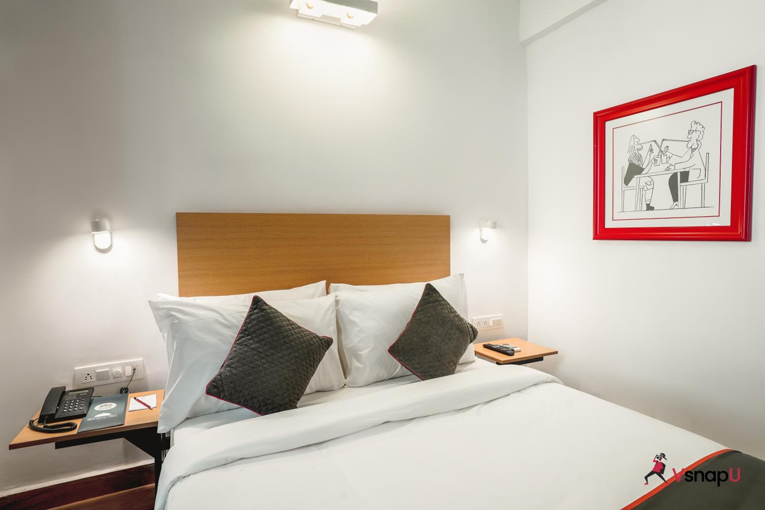Junior Suite with Balcony - Photo 6