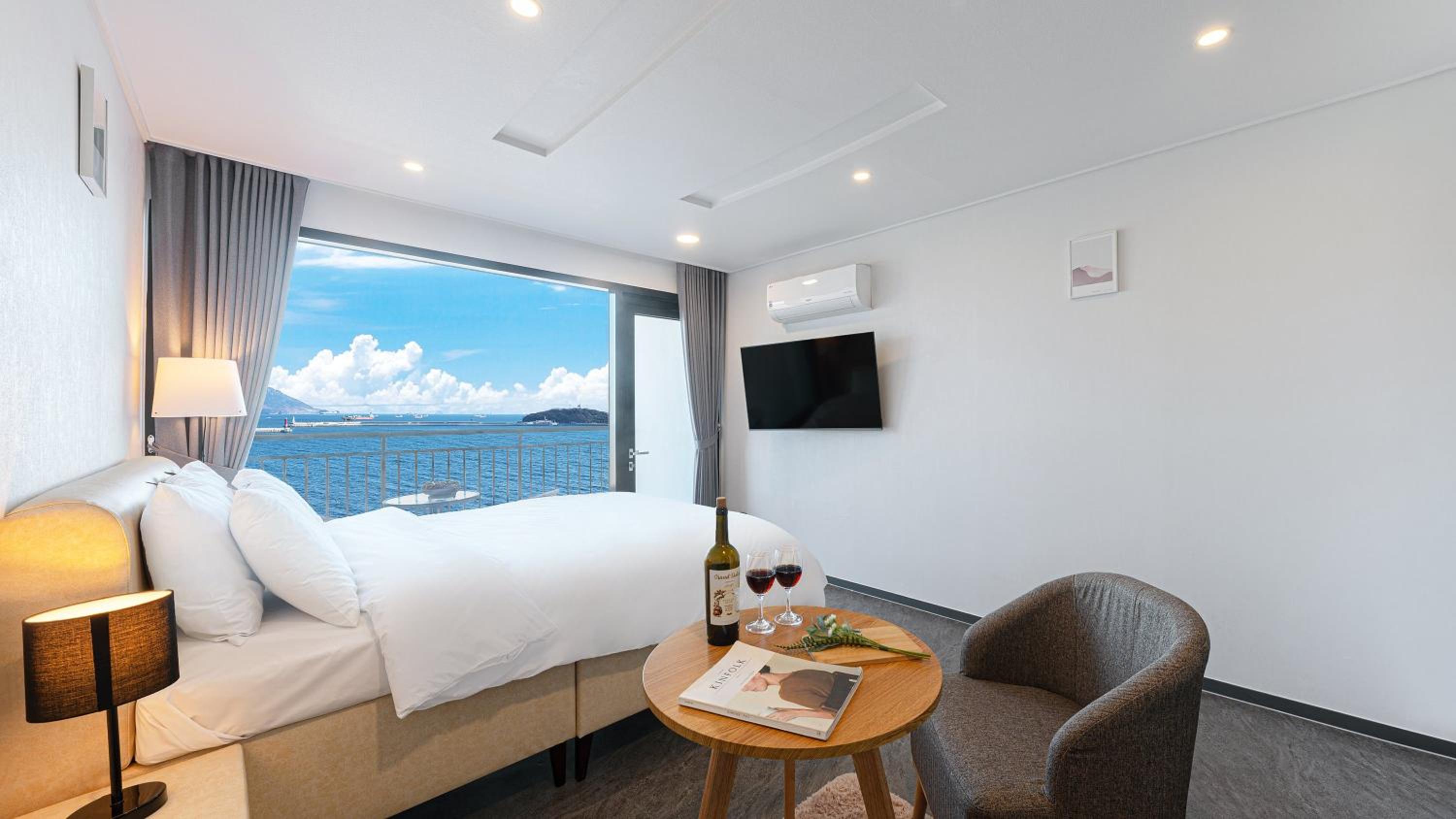 Deluxe Double Room with Sea View photo 1