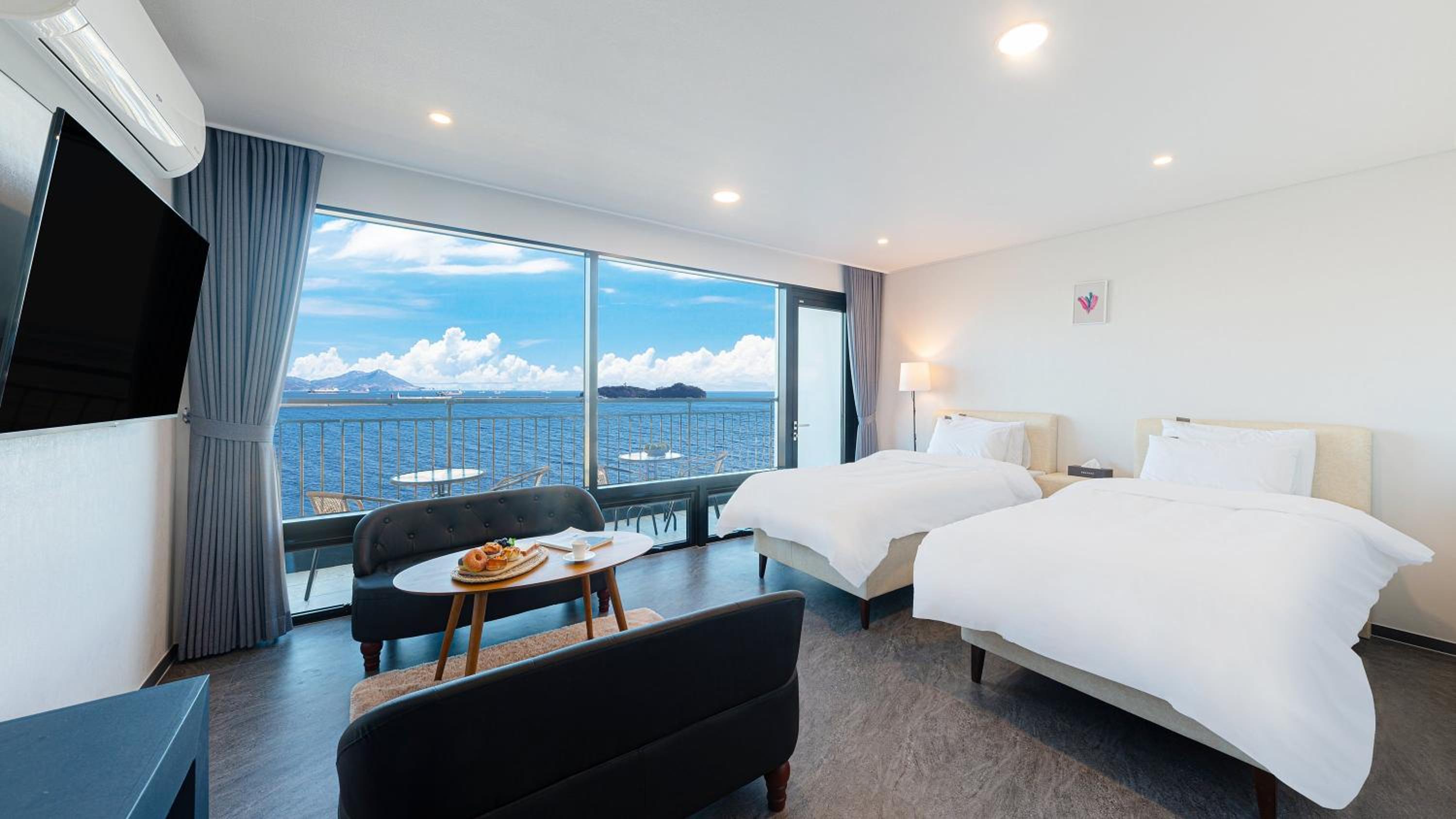 Suite with Sea View photo 2