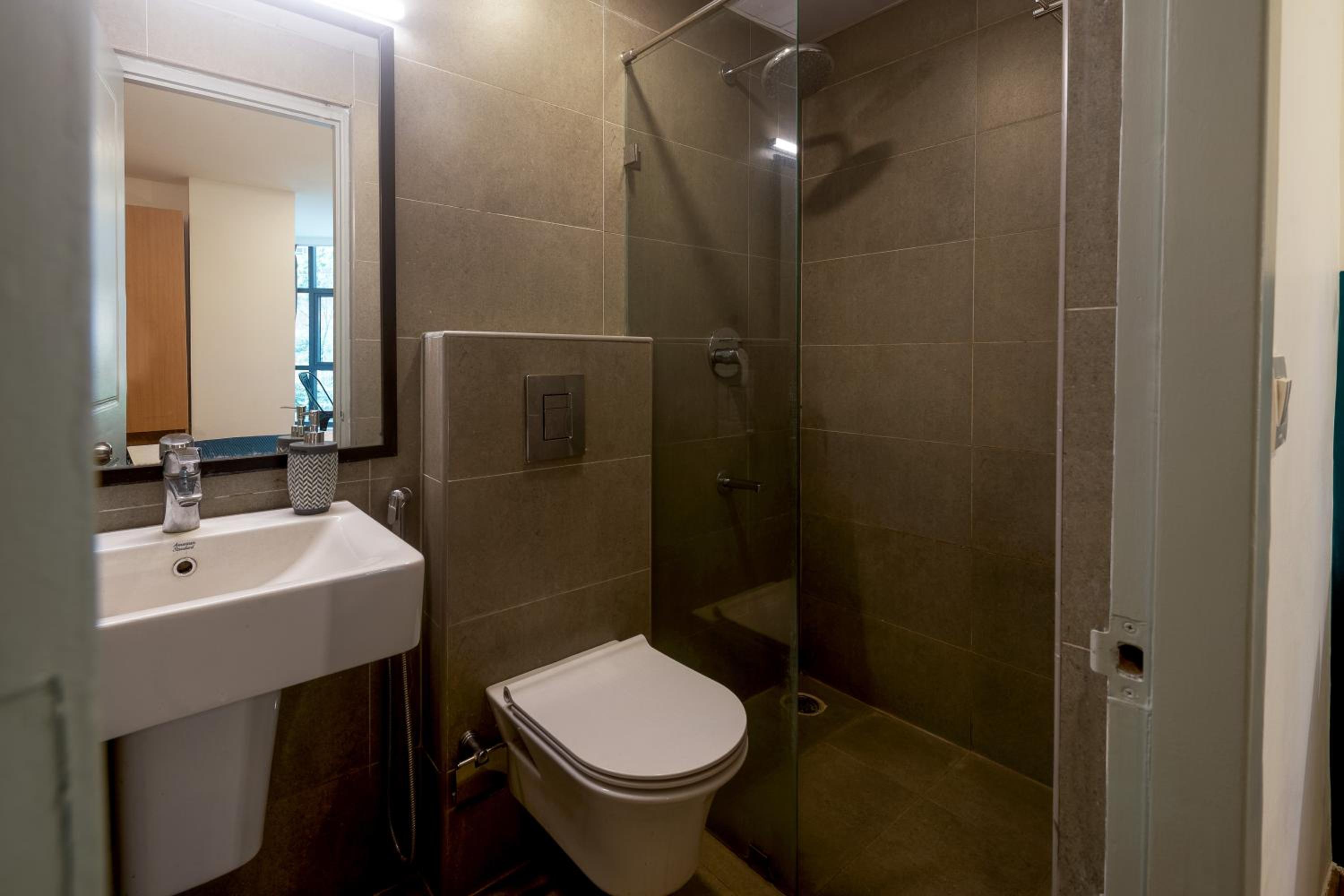 Budget Double Room - Photo 6