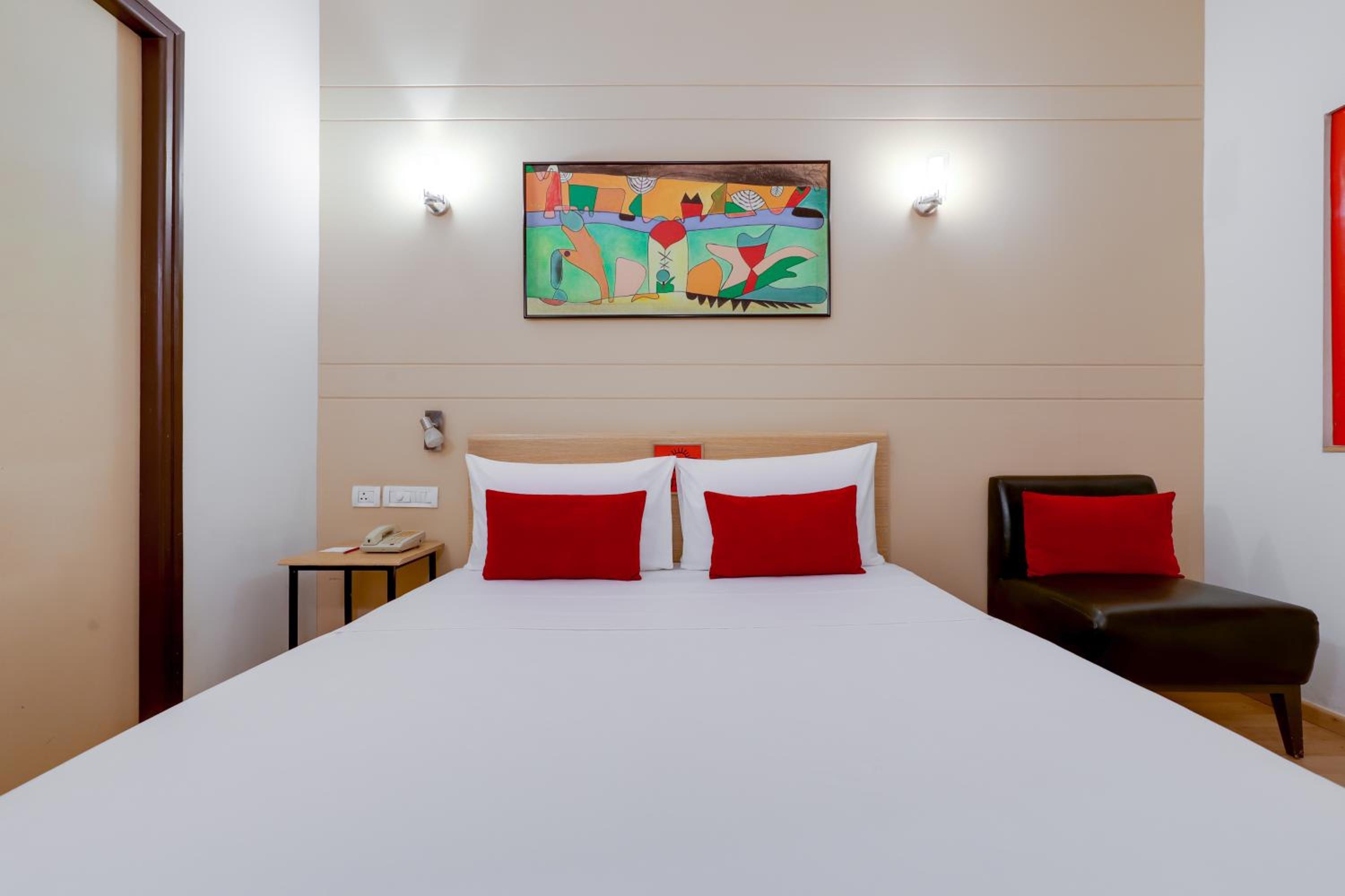 Superior King Room - Photo 1