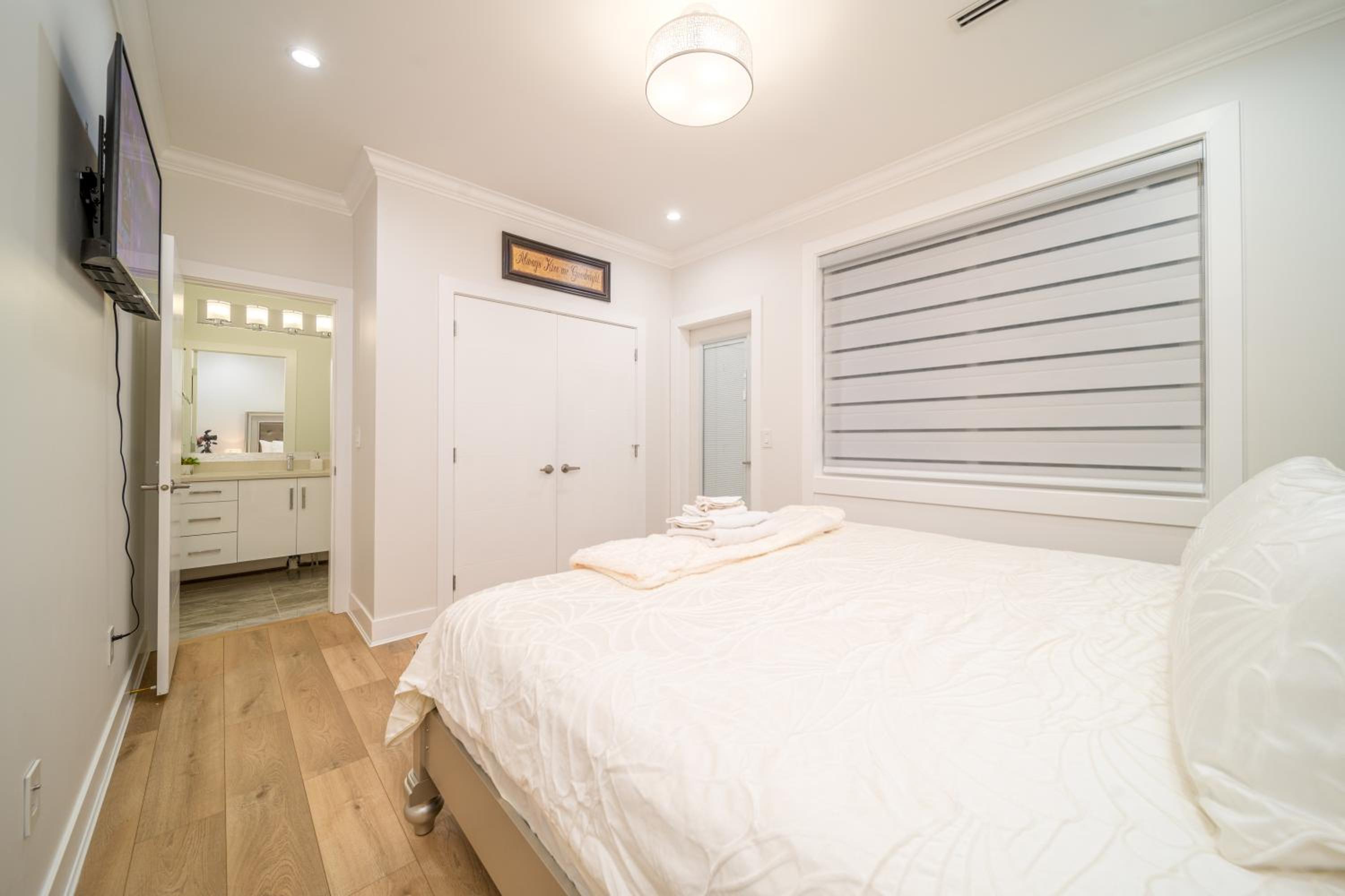 Standard King Room - Photo 3