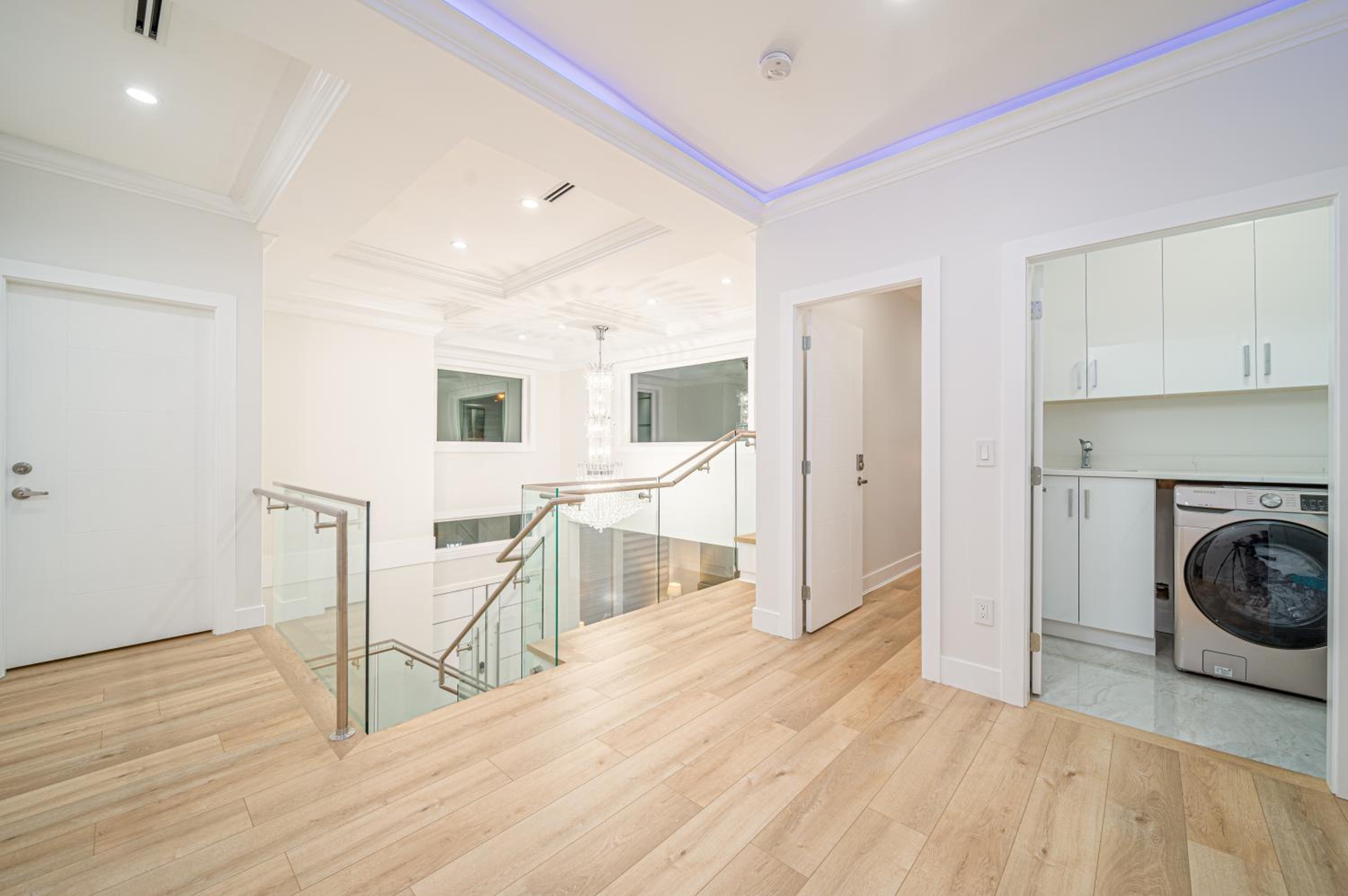 King Room with Balcony - Photo 1
