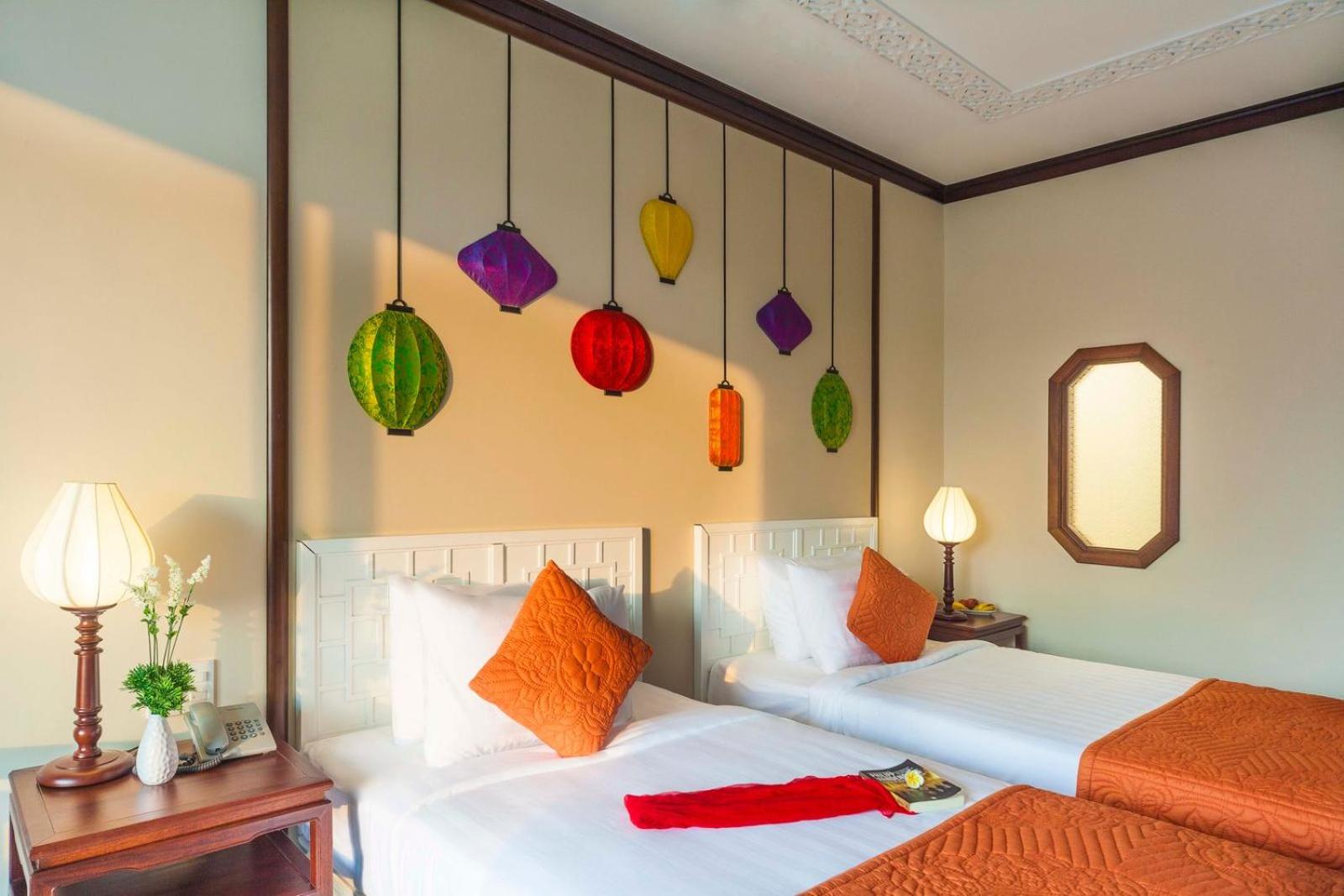 Deluxe Double/Twin Room, Bathtub, Balcony with Courtyard View - Photo 2