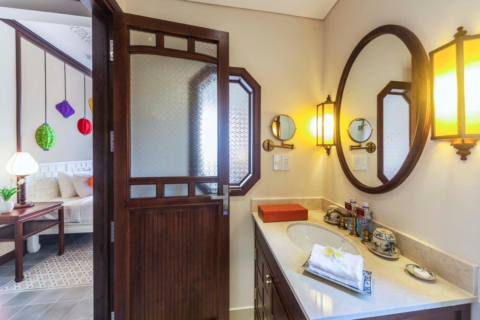 Deluxe Double/Twin Room, Bathtub, Balcony with Courtyard View - Photo 3