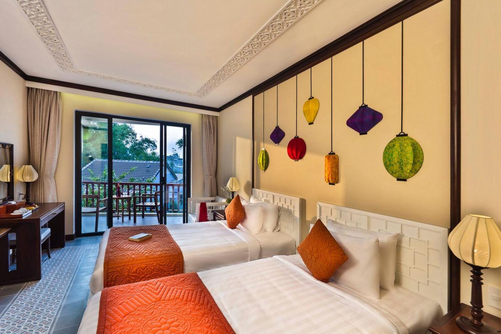 Deluxe Double/Twin Room, Bathtub, Balcony with Courtyard View - Photo 6