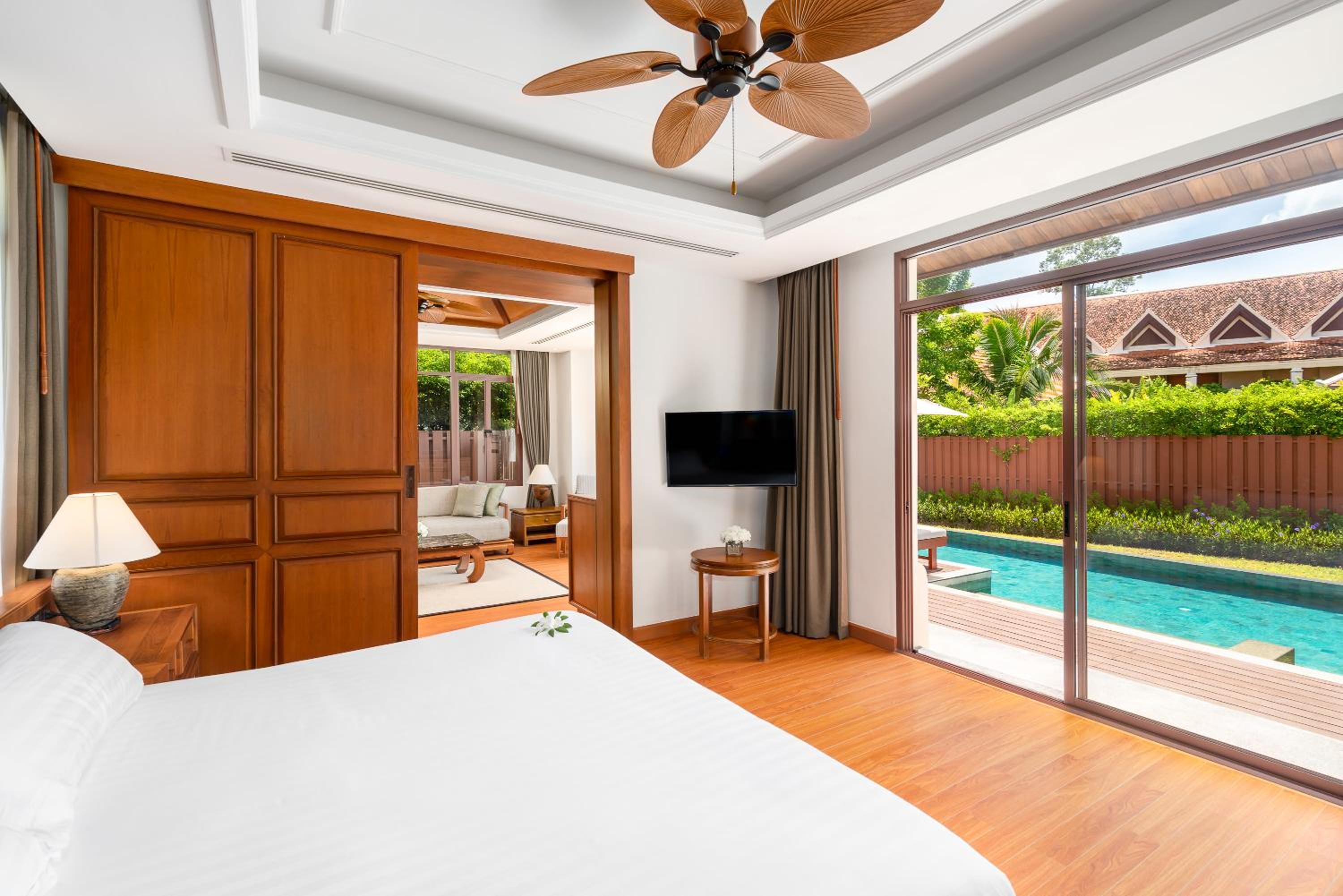 Grand Deluxe Pool Villa - Photo 4