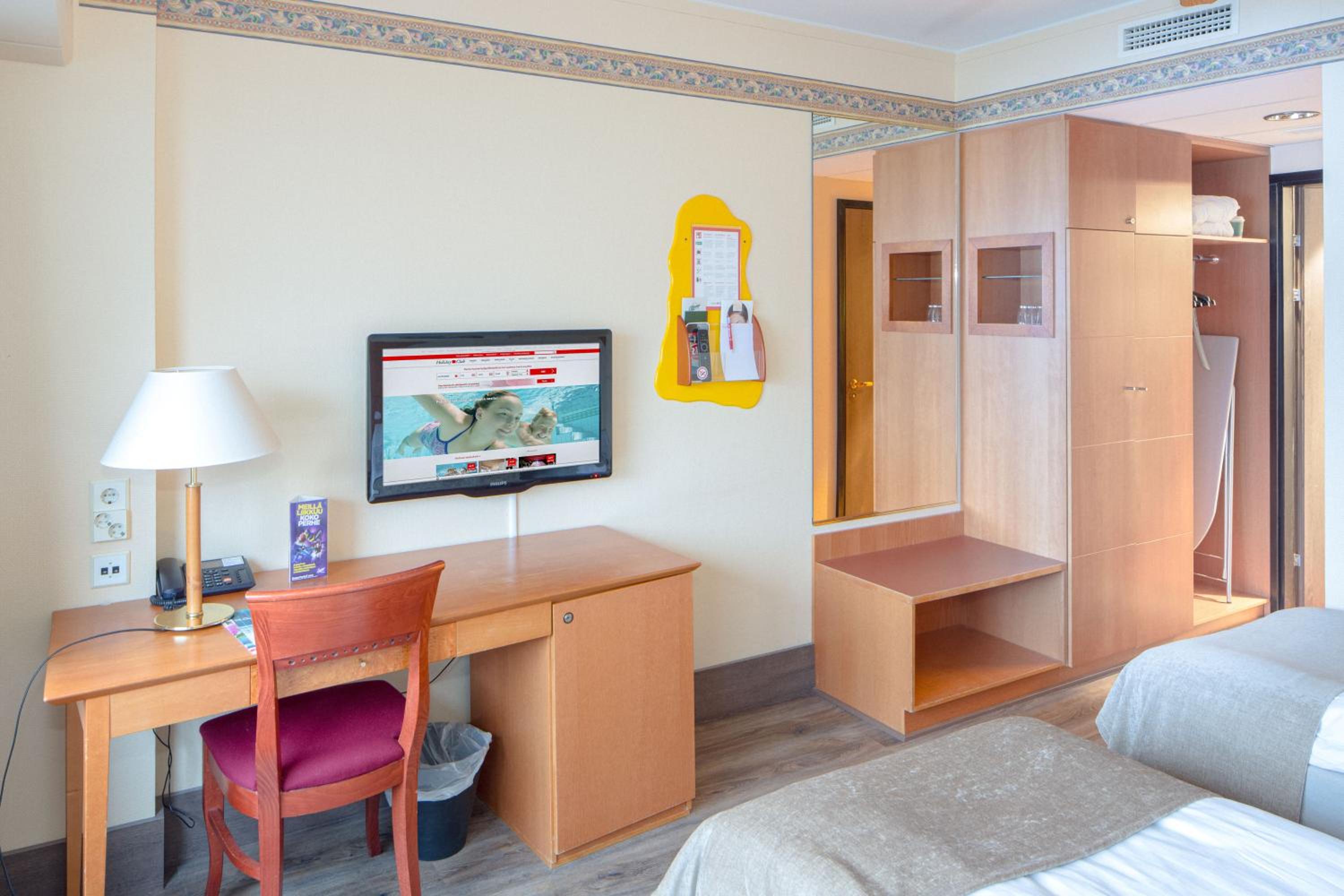 Economy Twin Room - Photo 3