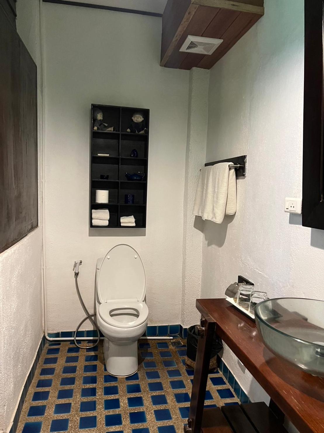 Superior Double or Twin Room - Photo 17