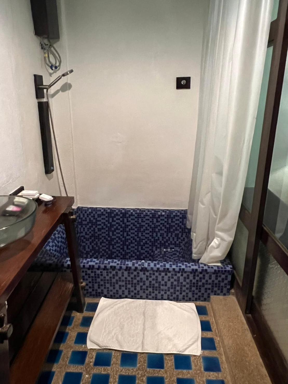 Superior Double or Twin Room - Photo 18