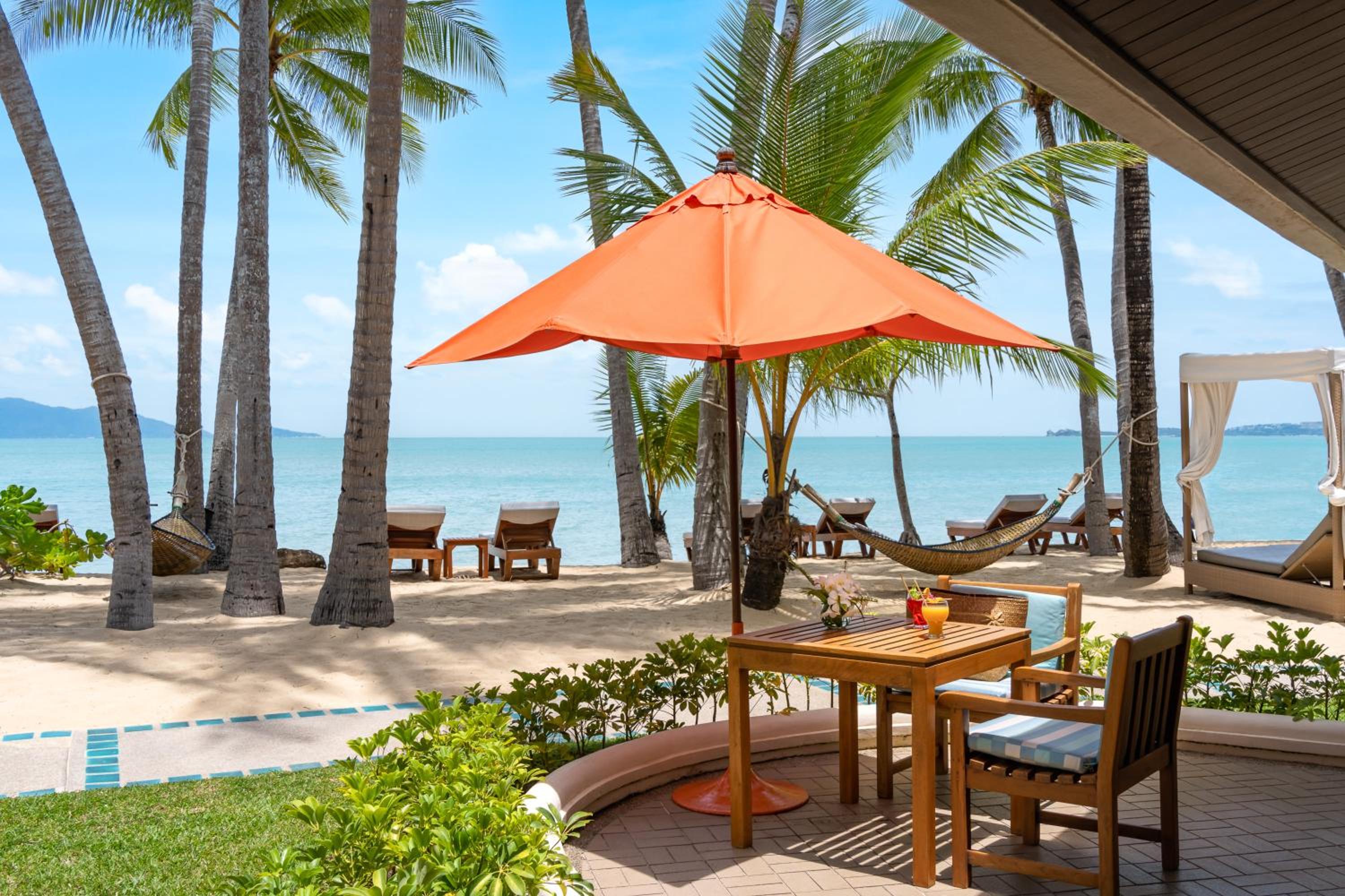 Deluxe Beachfront Villa - Photo 2