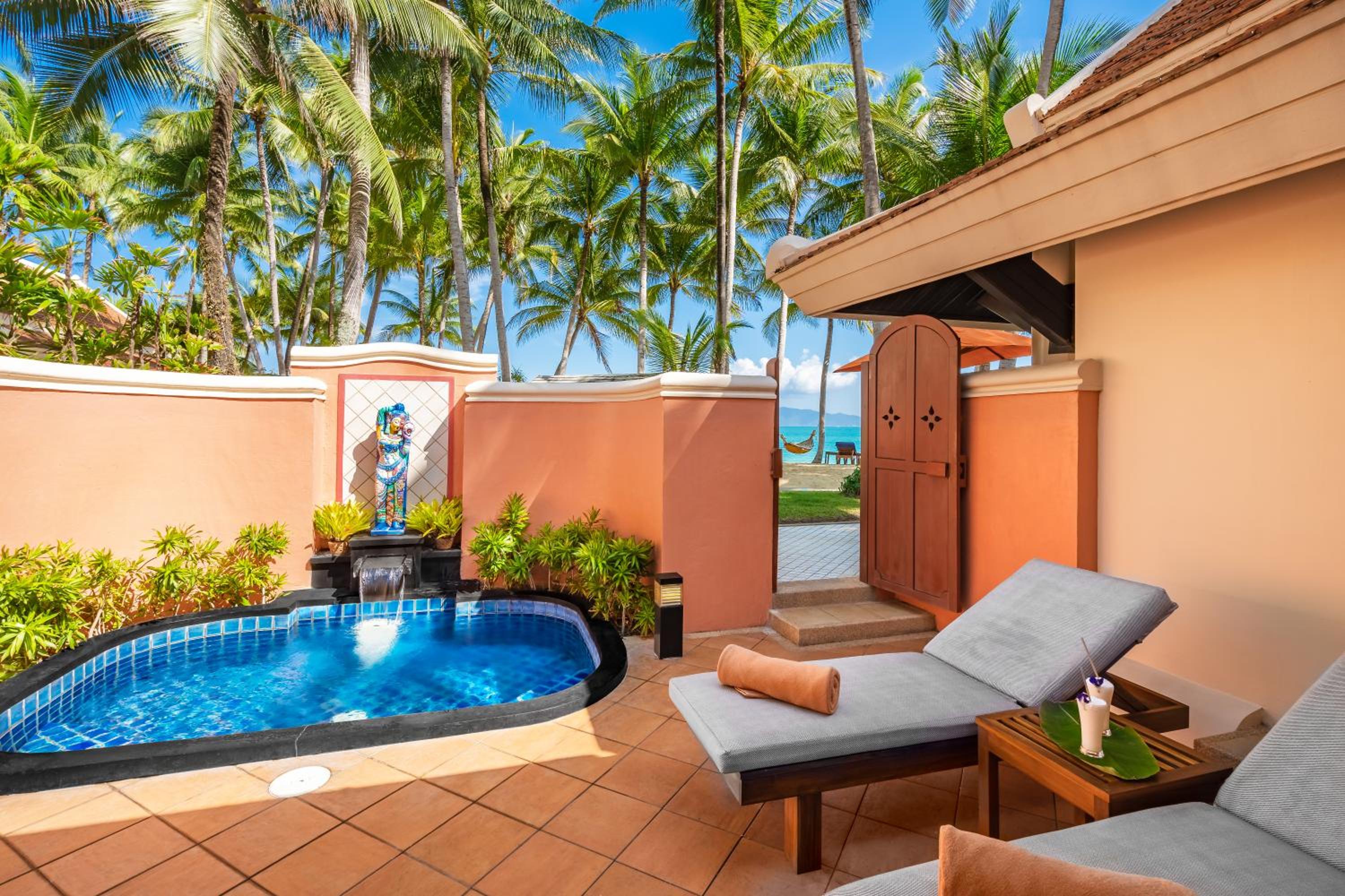 Deluxe Beachfront Villa with Plunge Pool - Photo 2