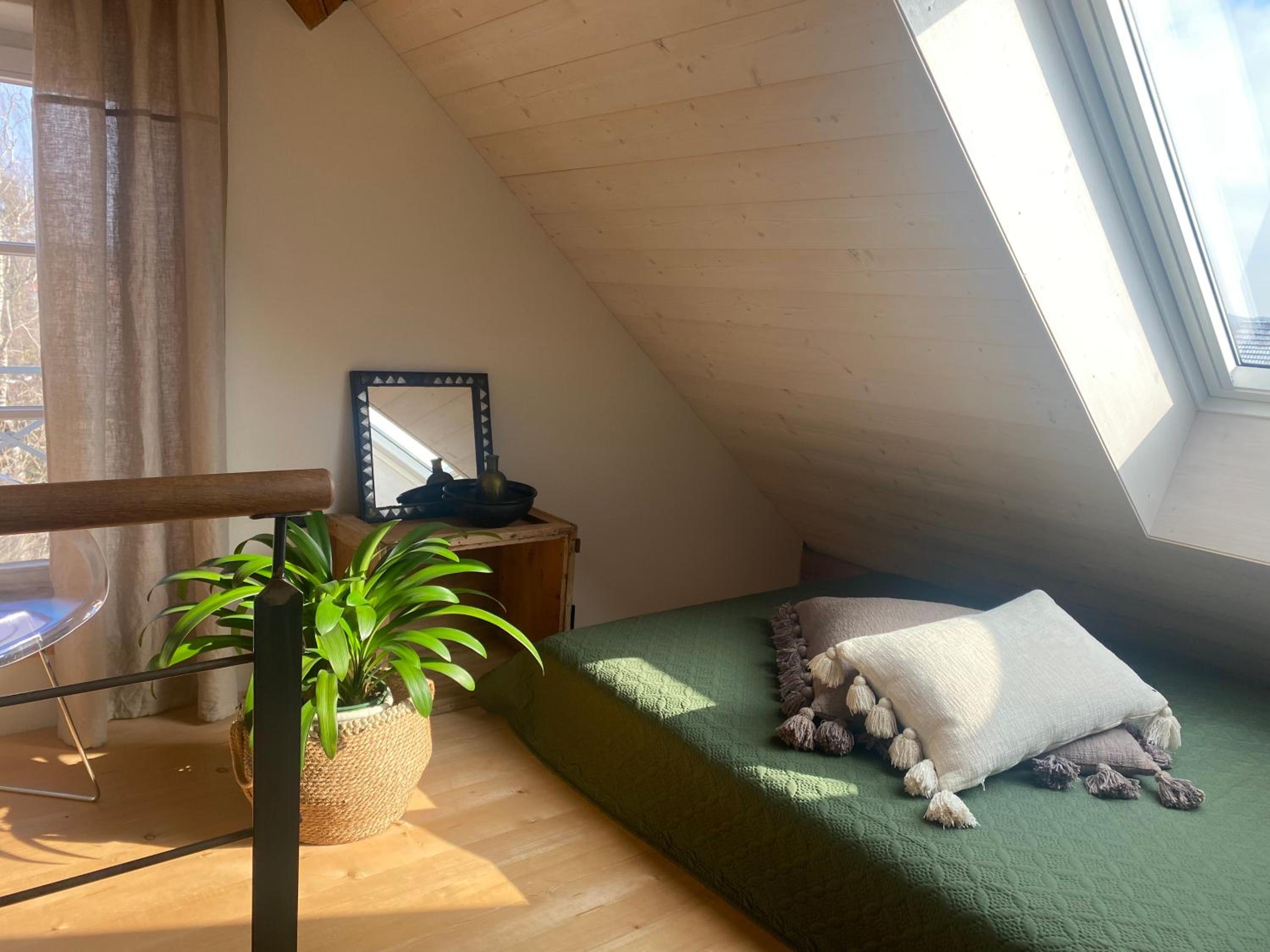 One-Bedroom Apartment - Photo 1