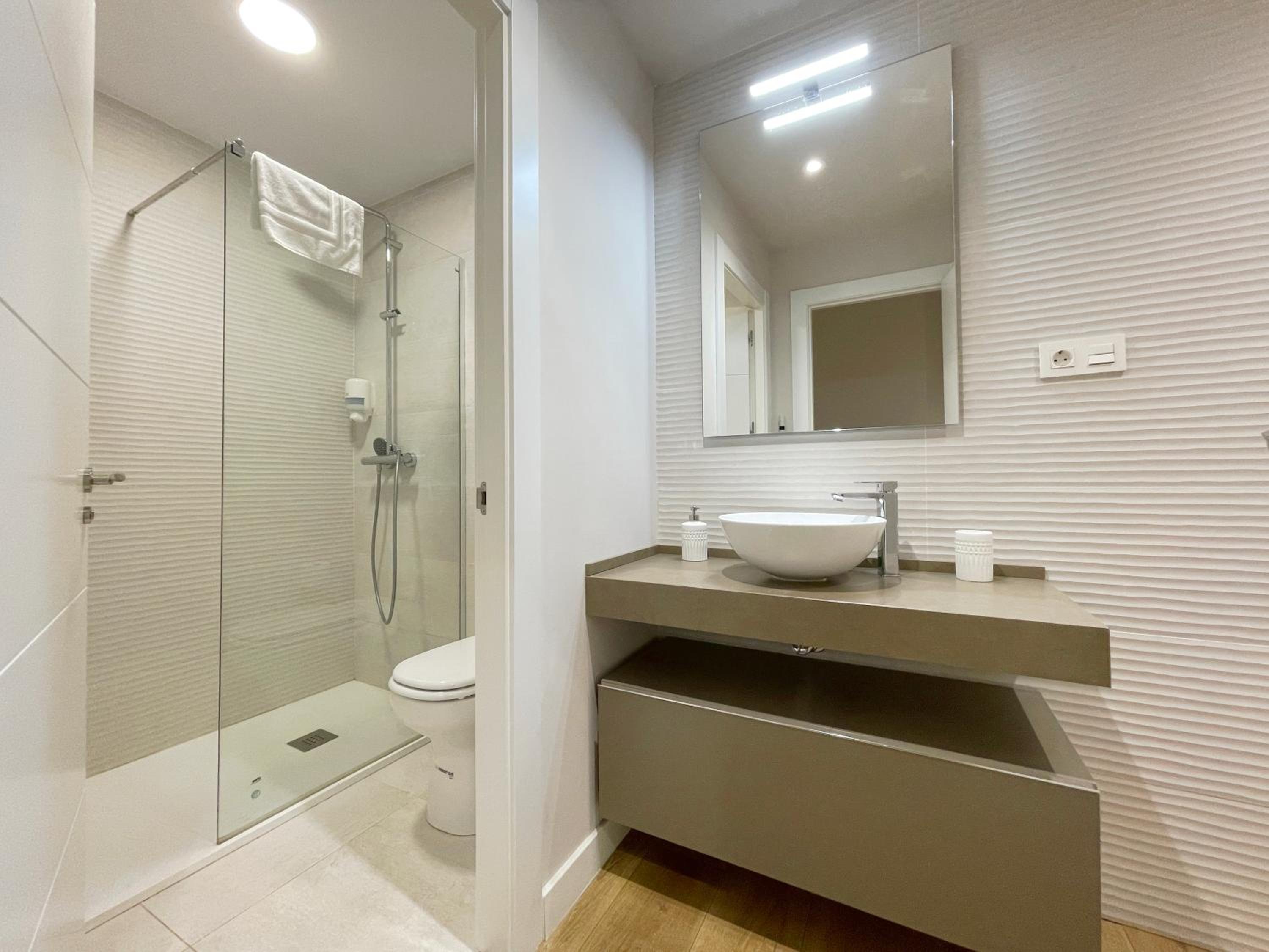 Two-Bedroom Apartment - Photo 31
