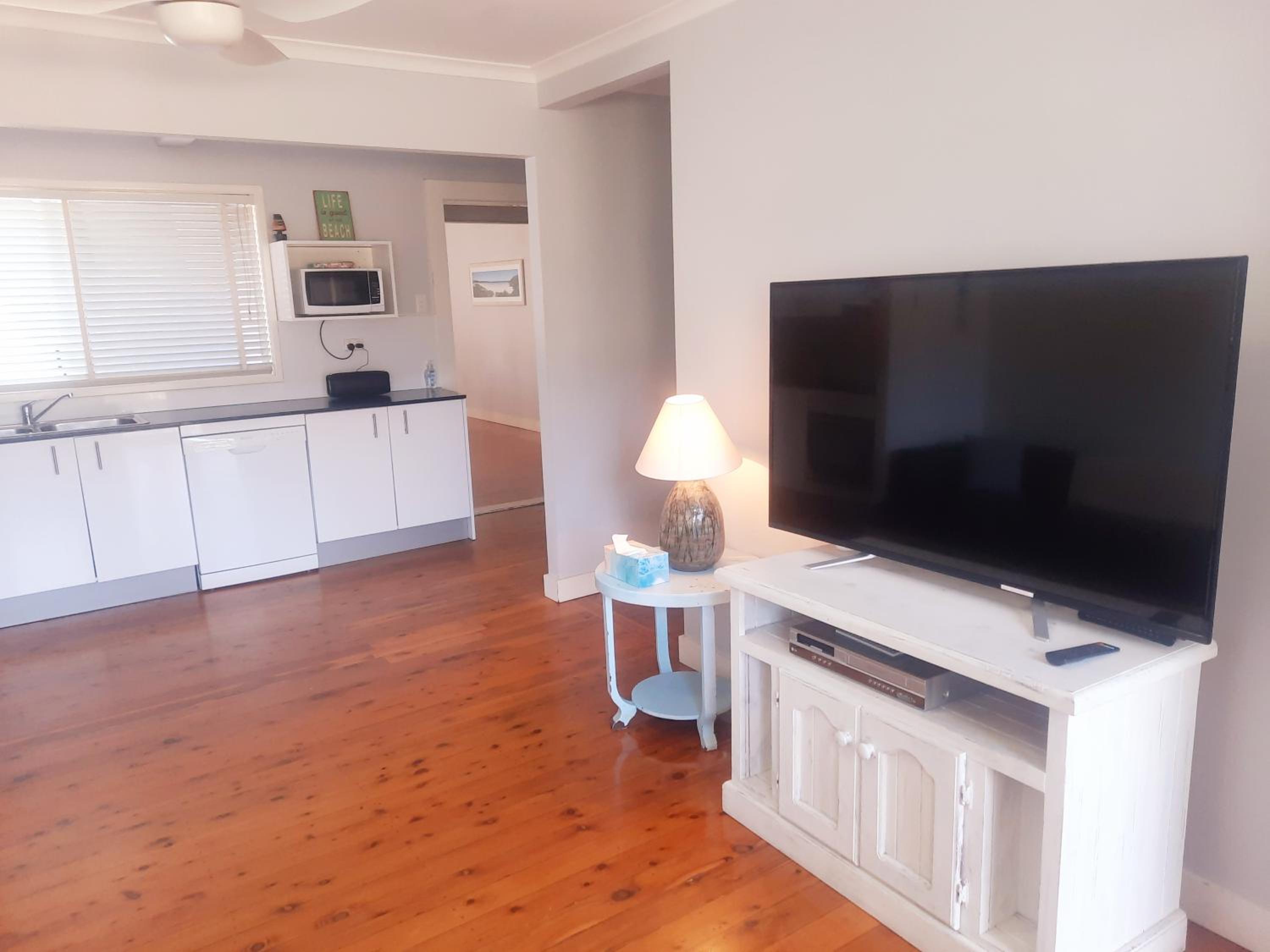 Six-Bedroom House photo 1