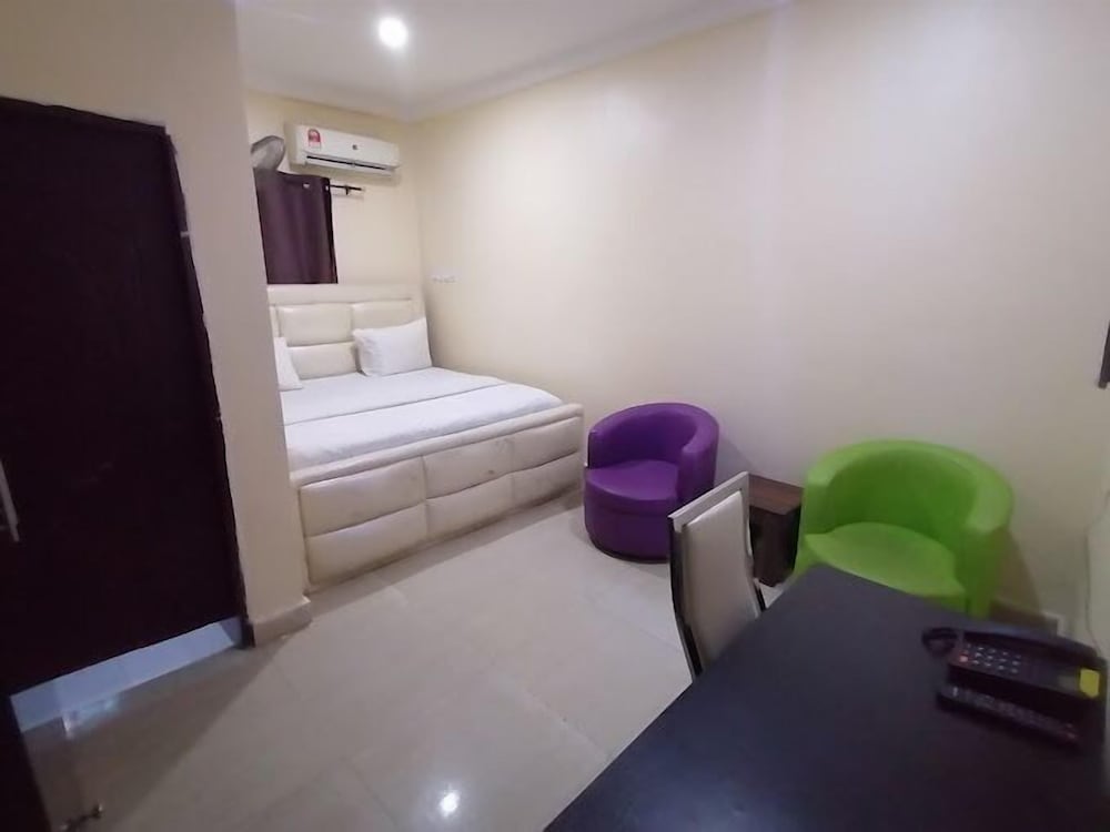 Deluxe Room, Balcony, City View photo 3