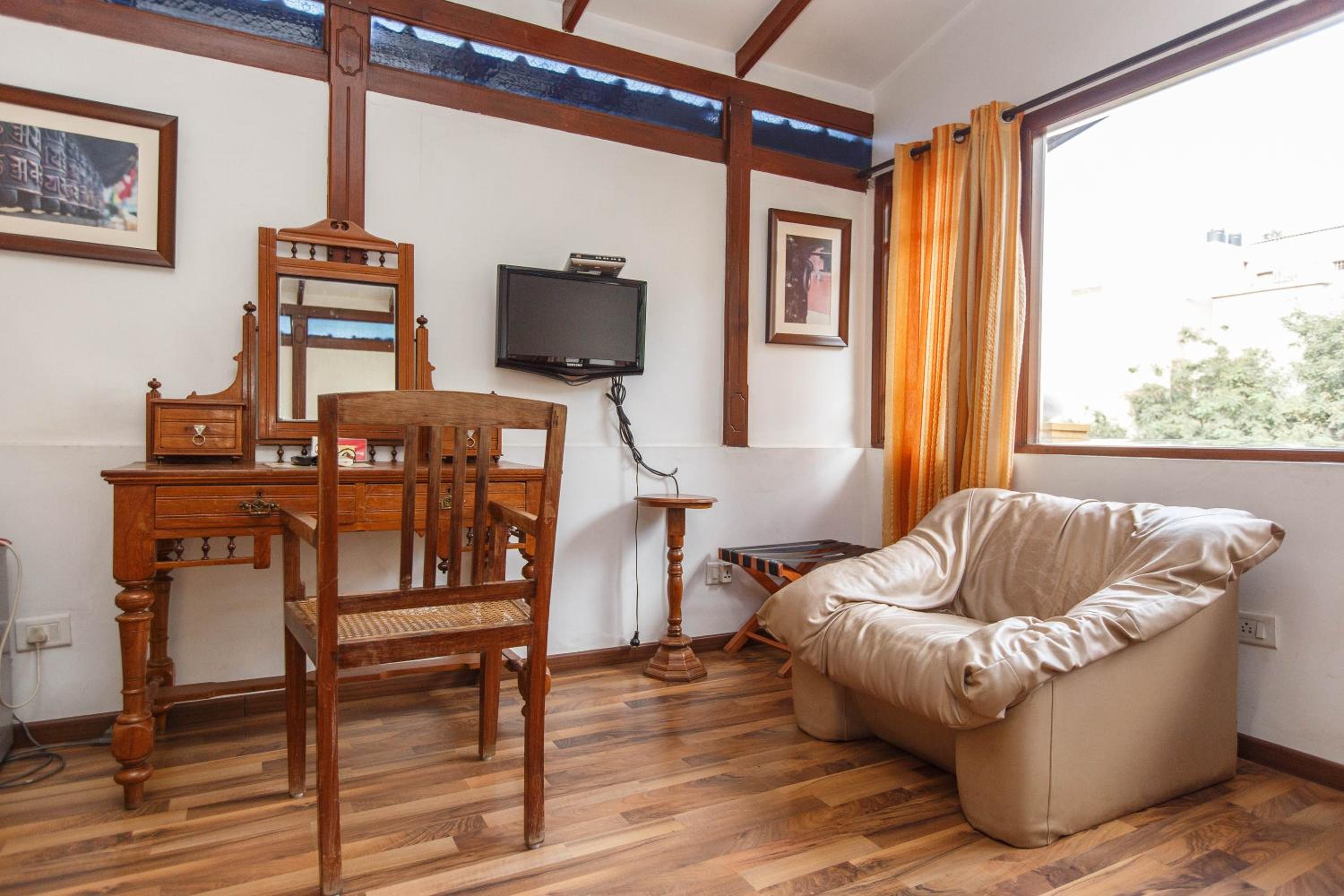 Deluxe Room - Photo 3