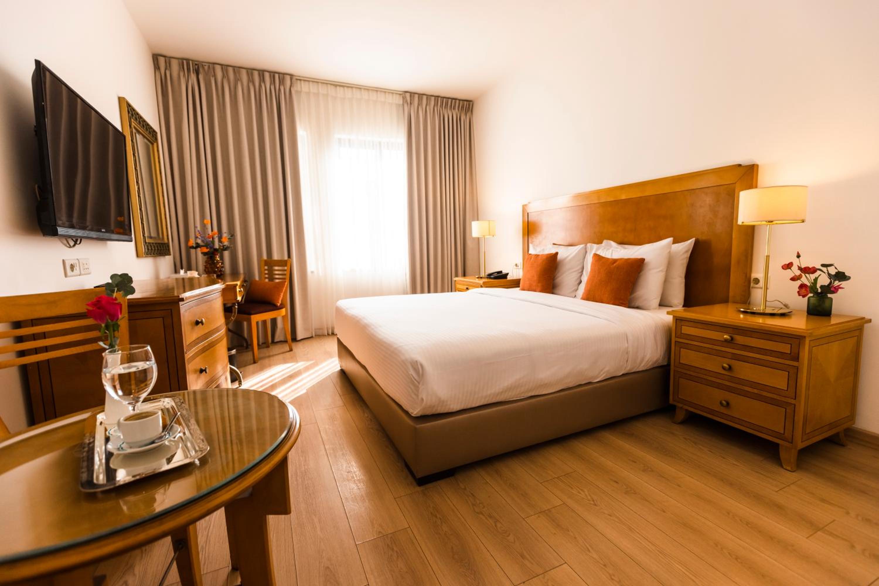Standard Double Room - Photo 2