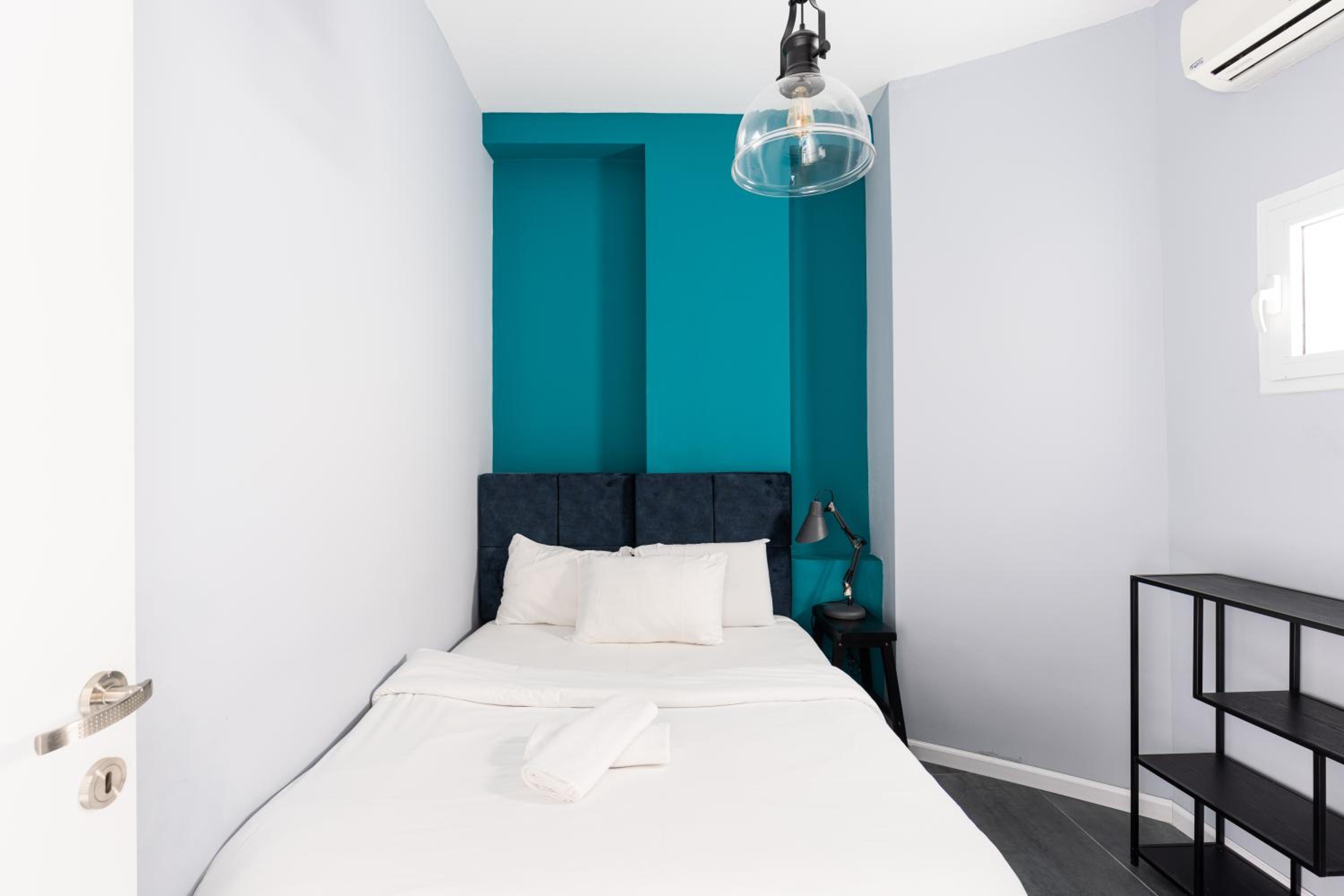 One-Bedroom Apartment (4 Adults) - Photo 8