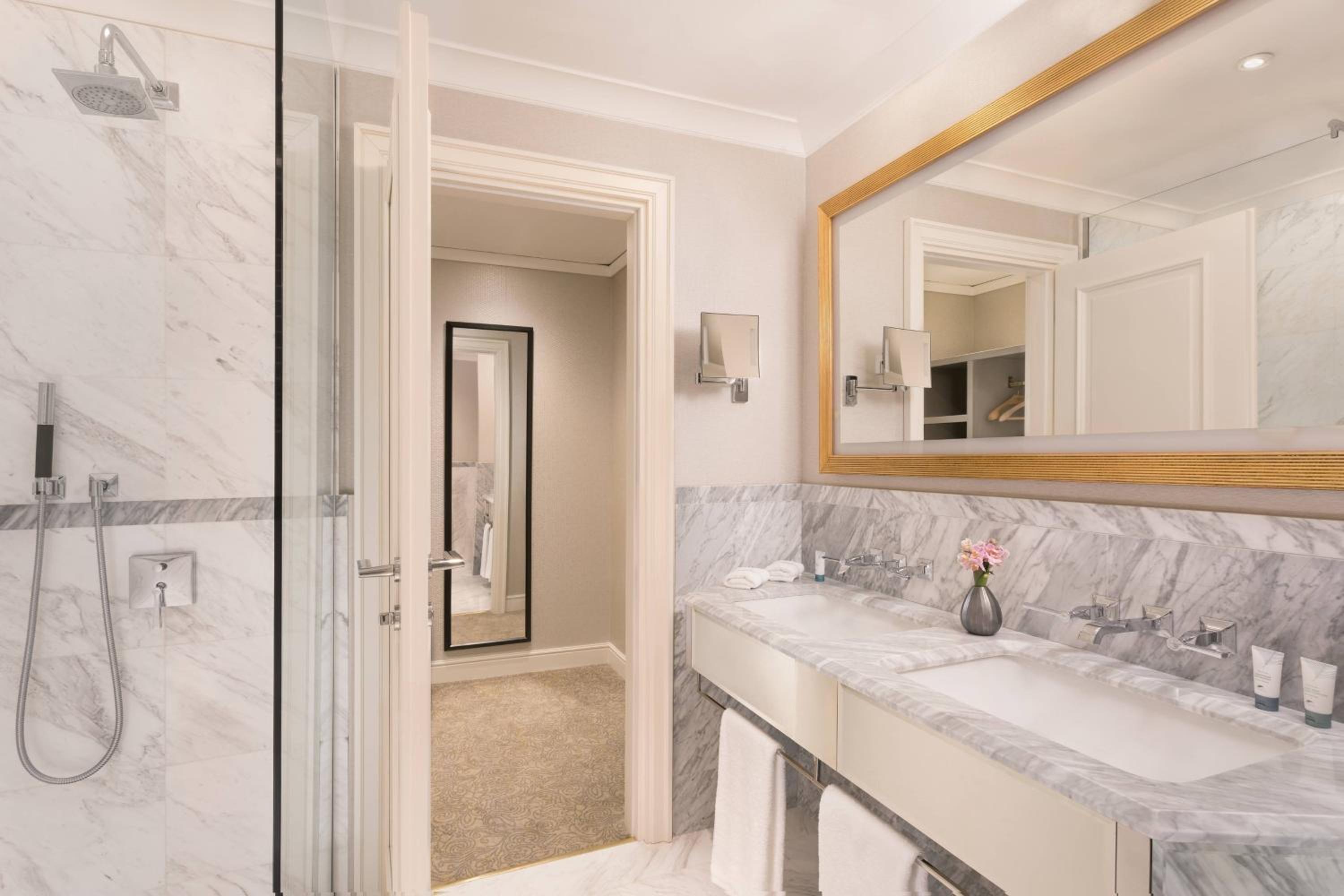 Grand Deluxe Contemporary Double Room
