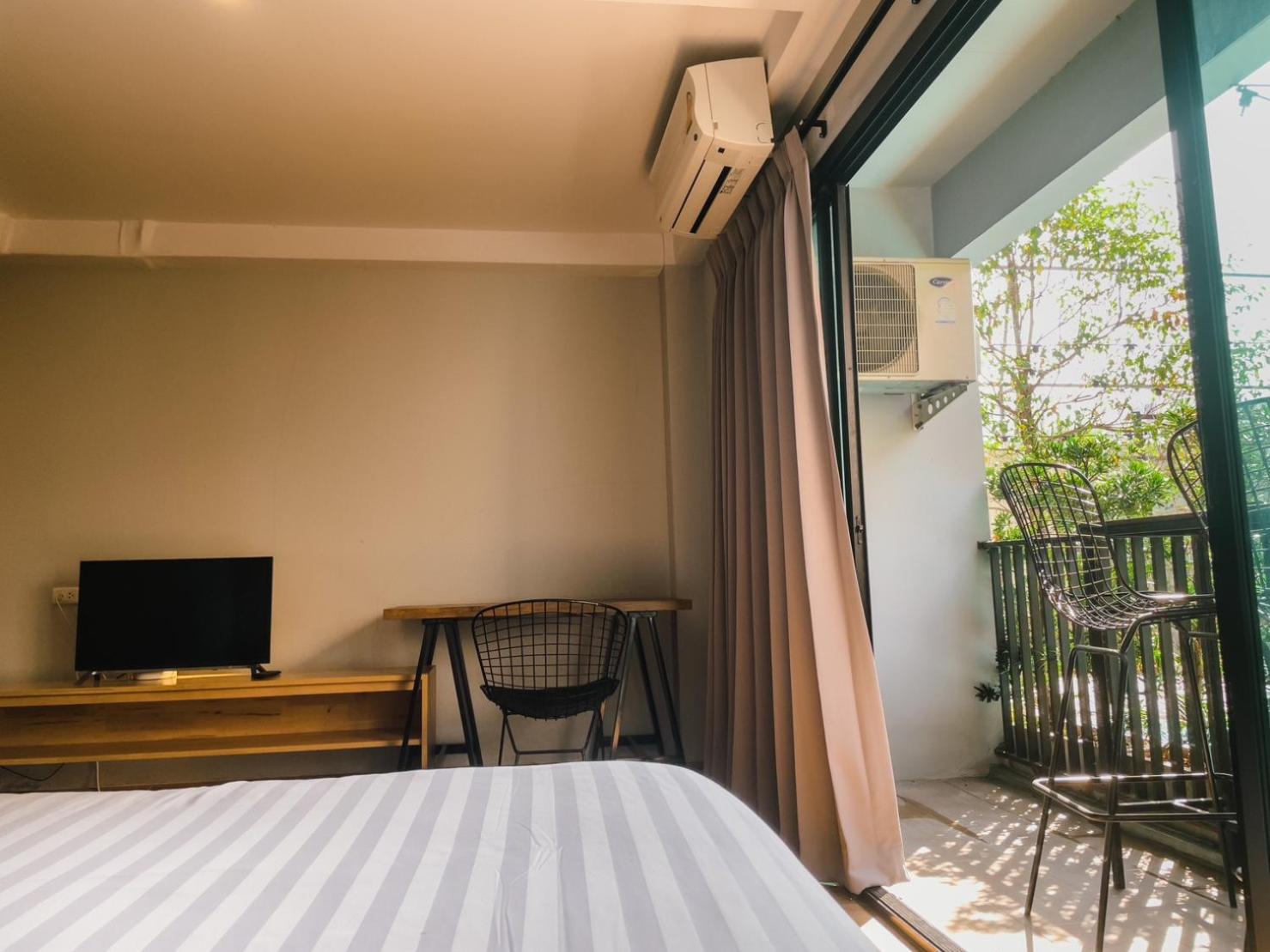 Deluxe King Room photo 2