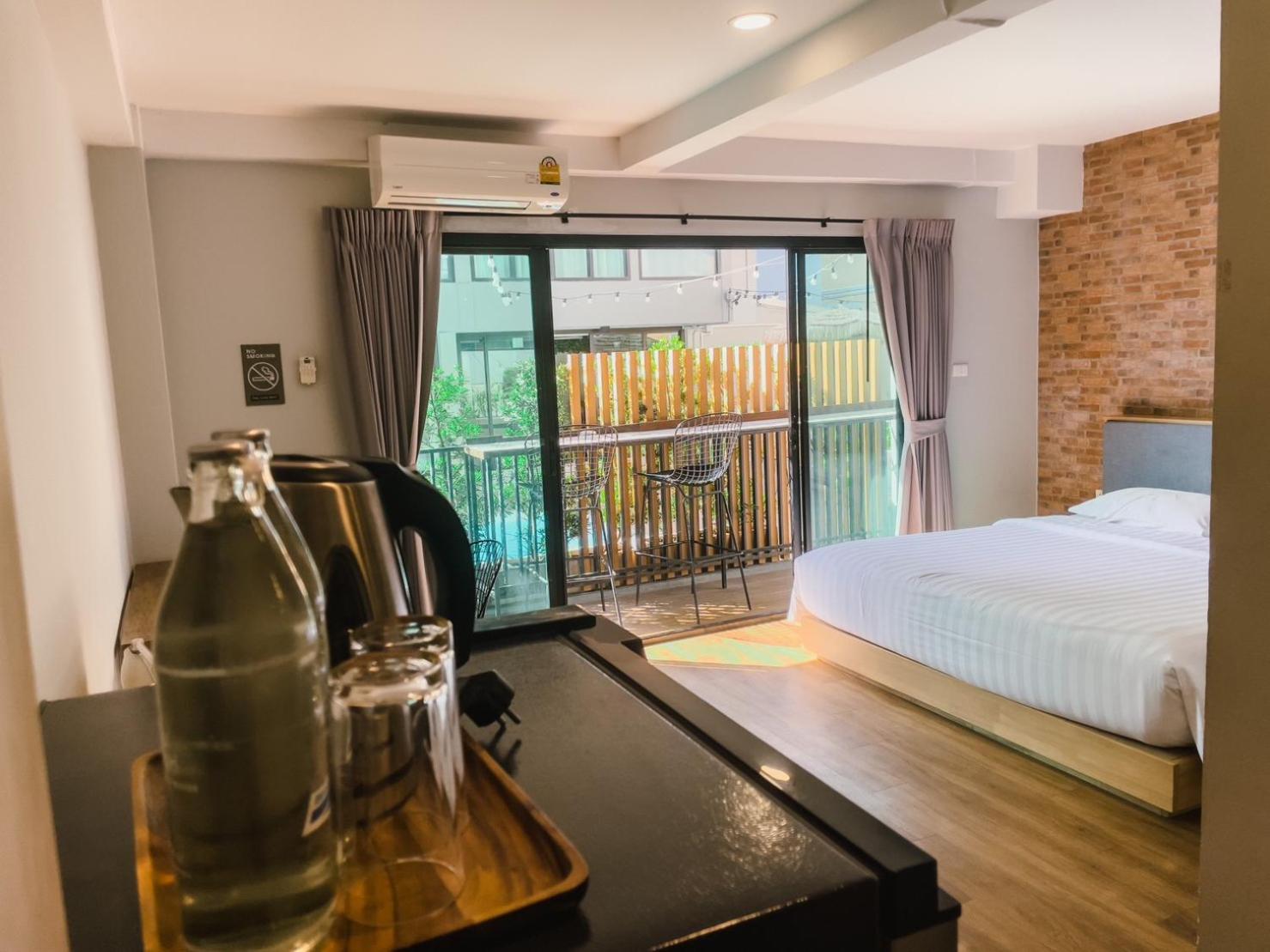 Deluxe King Room photo 1
