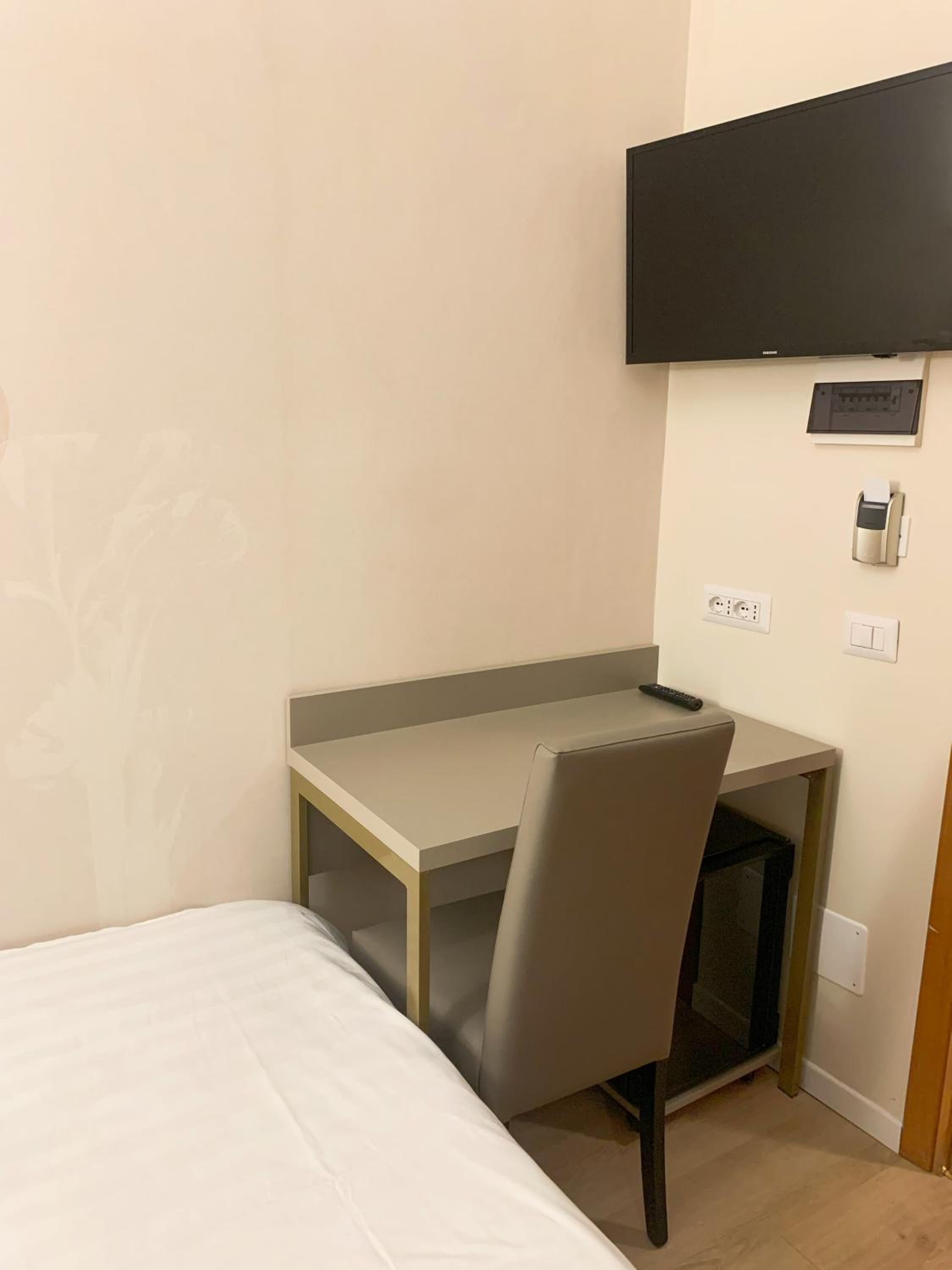 Hotel Flower Garden - Photo 19