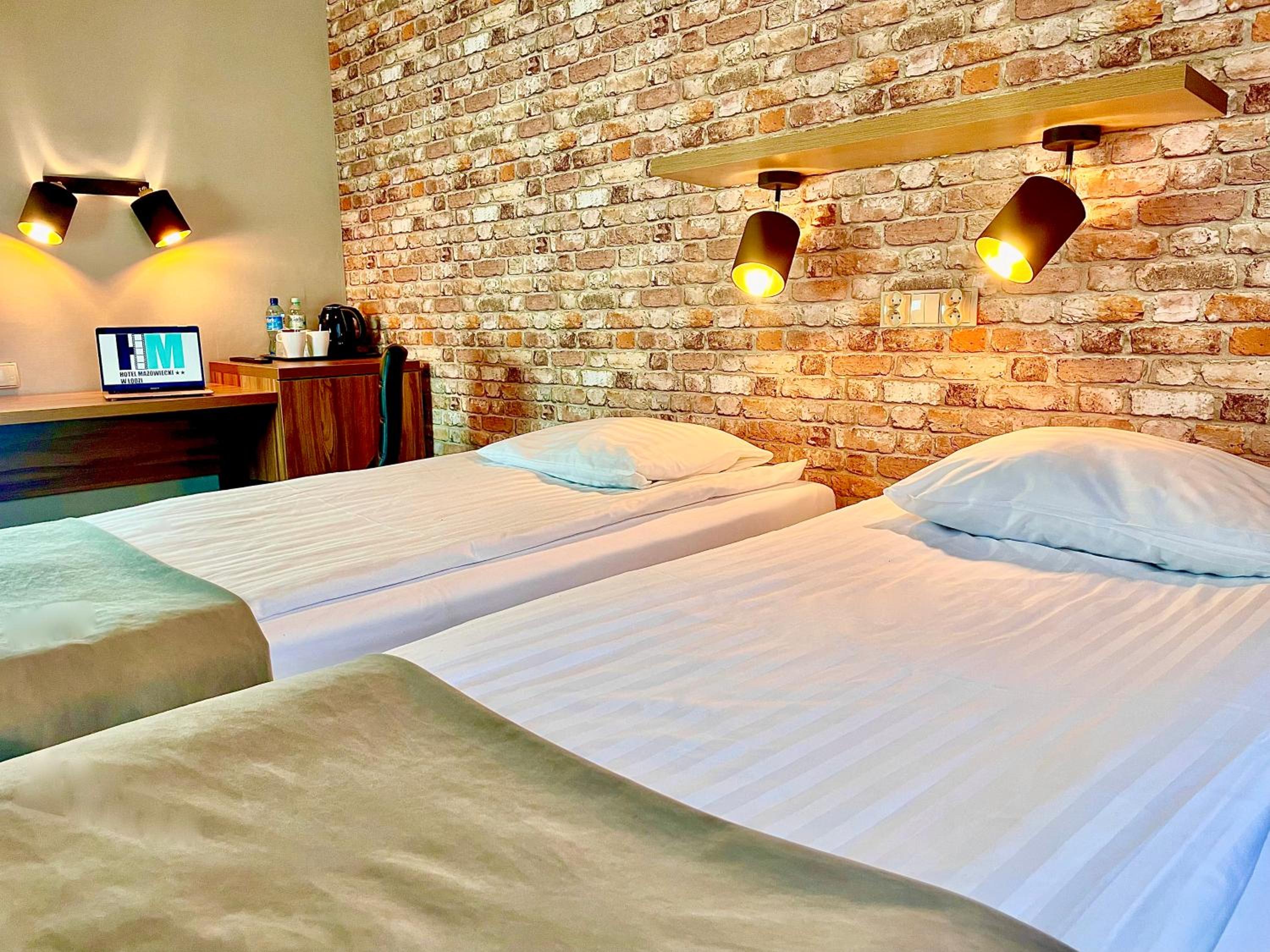 Standard Twin Room - Photo 1