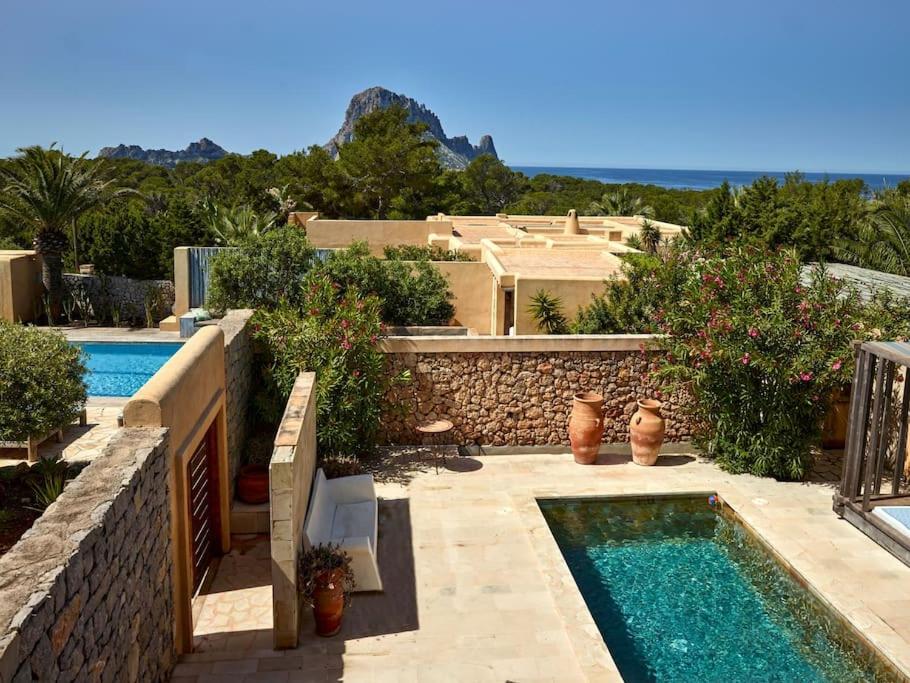 Villa photo 2