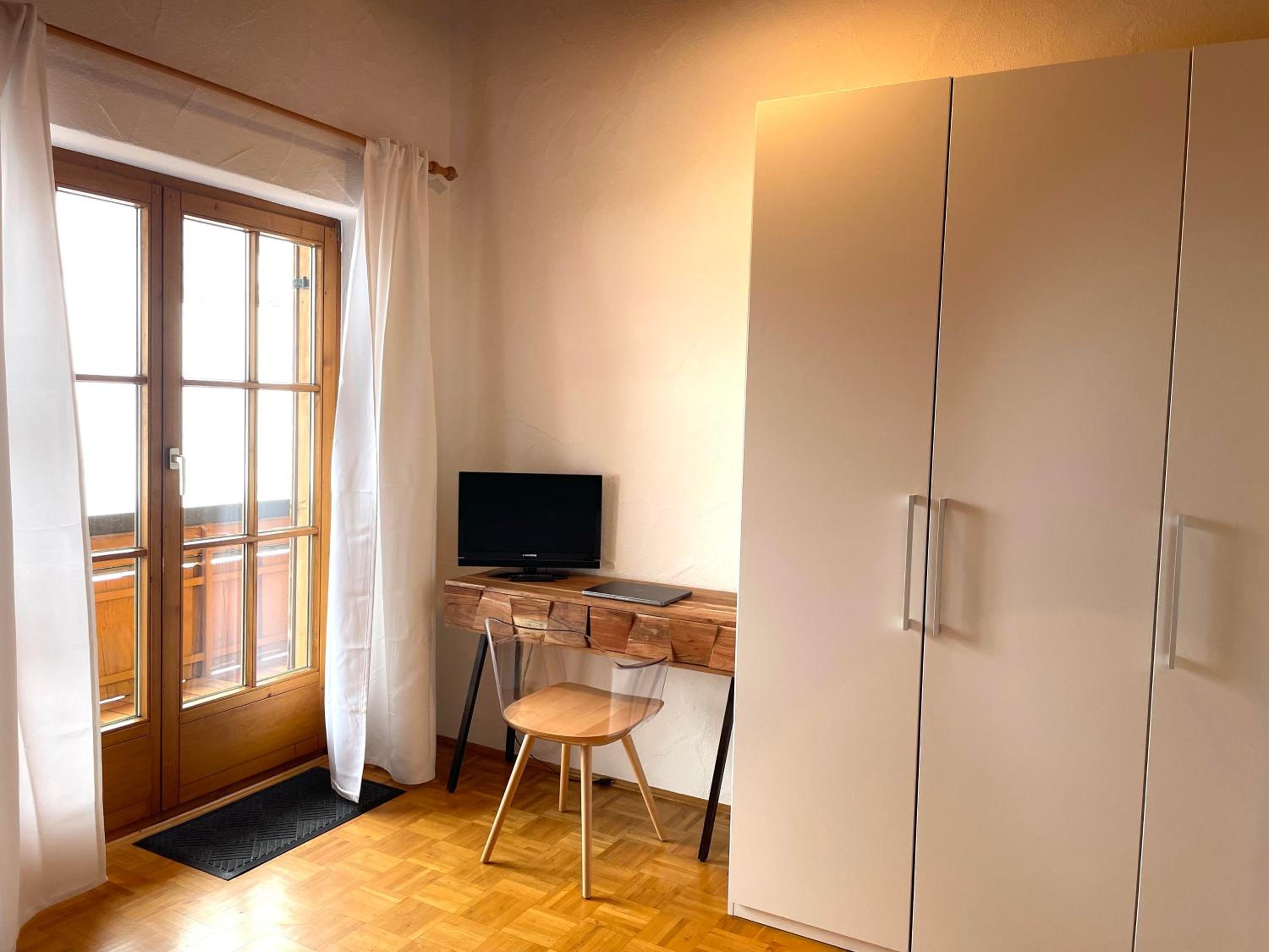 Three-Bedroom Apartment photo 2
