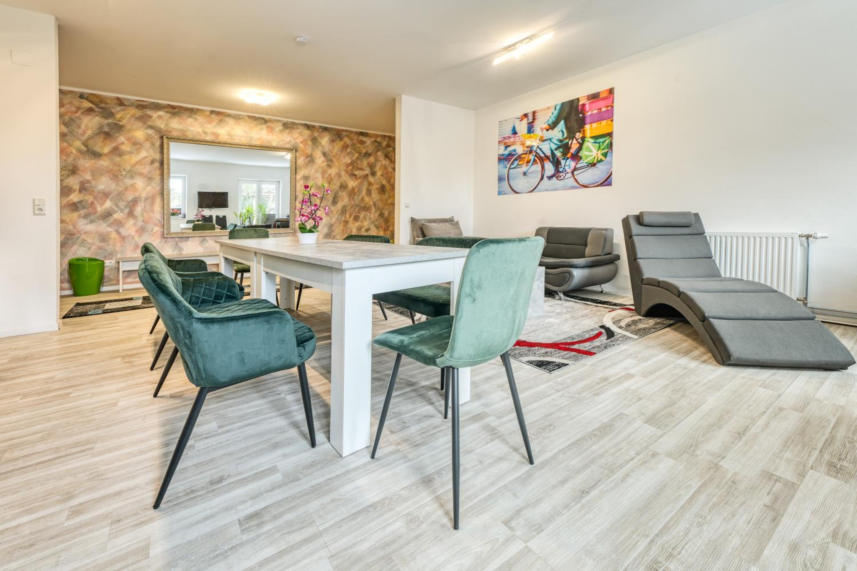 Studio Apartment with City View - Photo 7