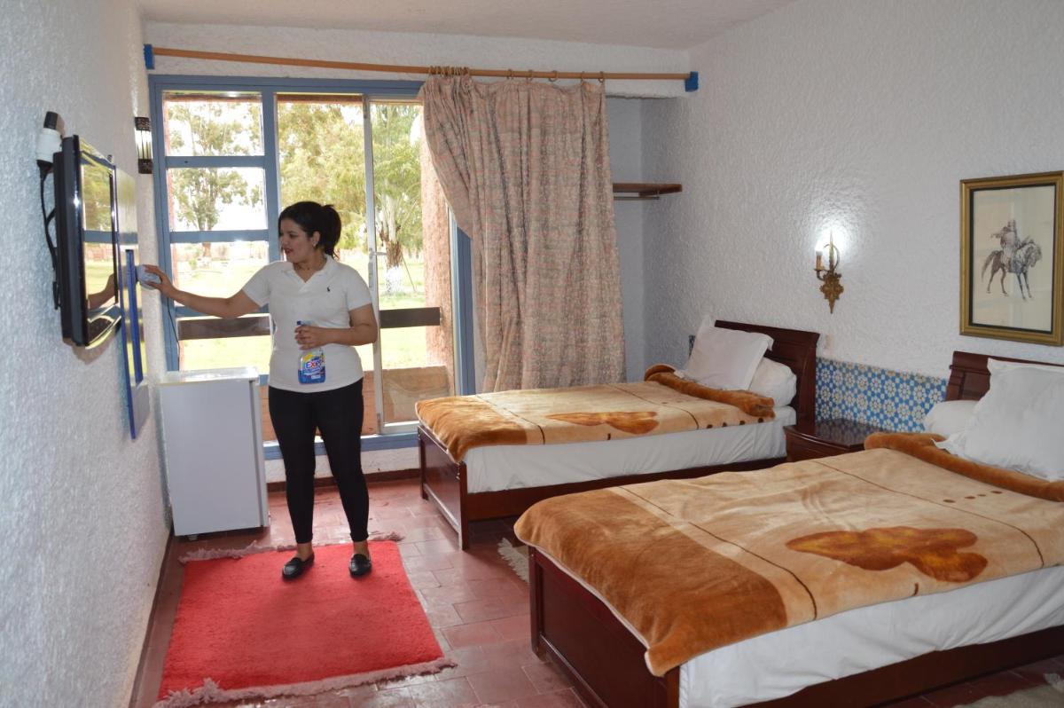 Twin Room with Private Bathroom photo 3