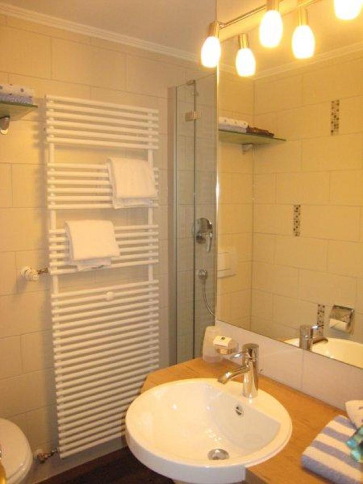 Apartment photo 2