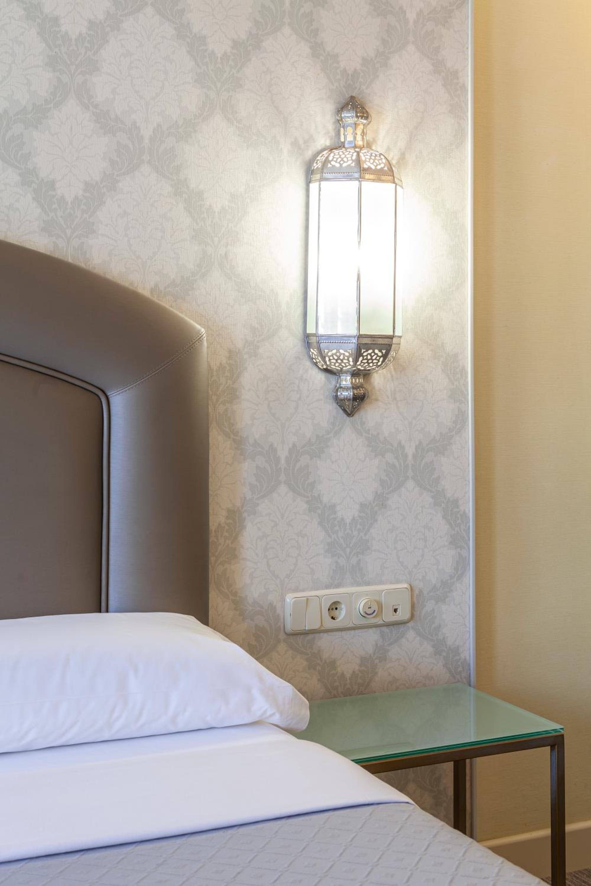 Double or Twin Room - Photo 3