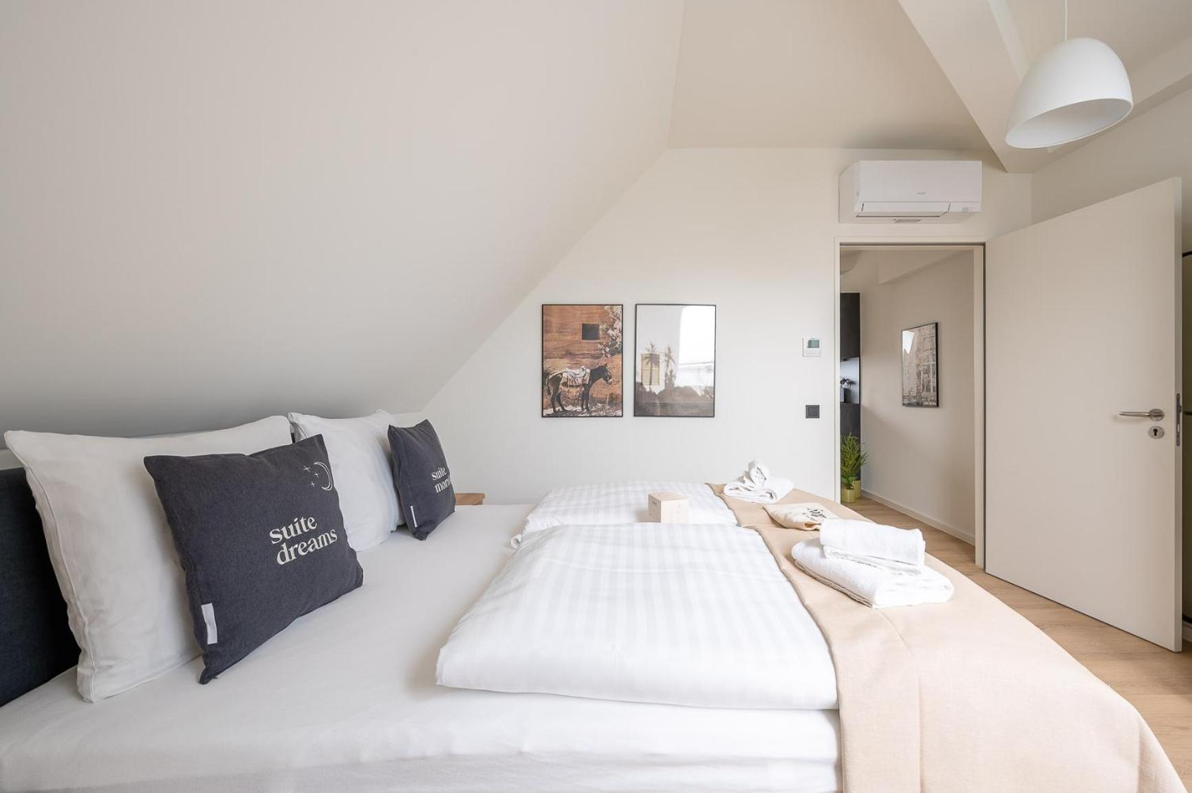 One-Bedroom Suite - Photo 10