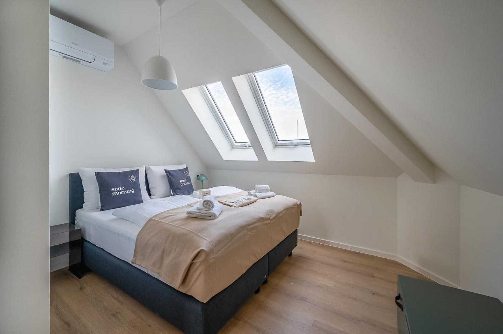 One-bedroom Suite with balcony - Photo 11