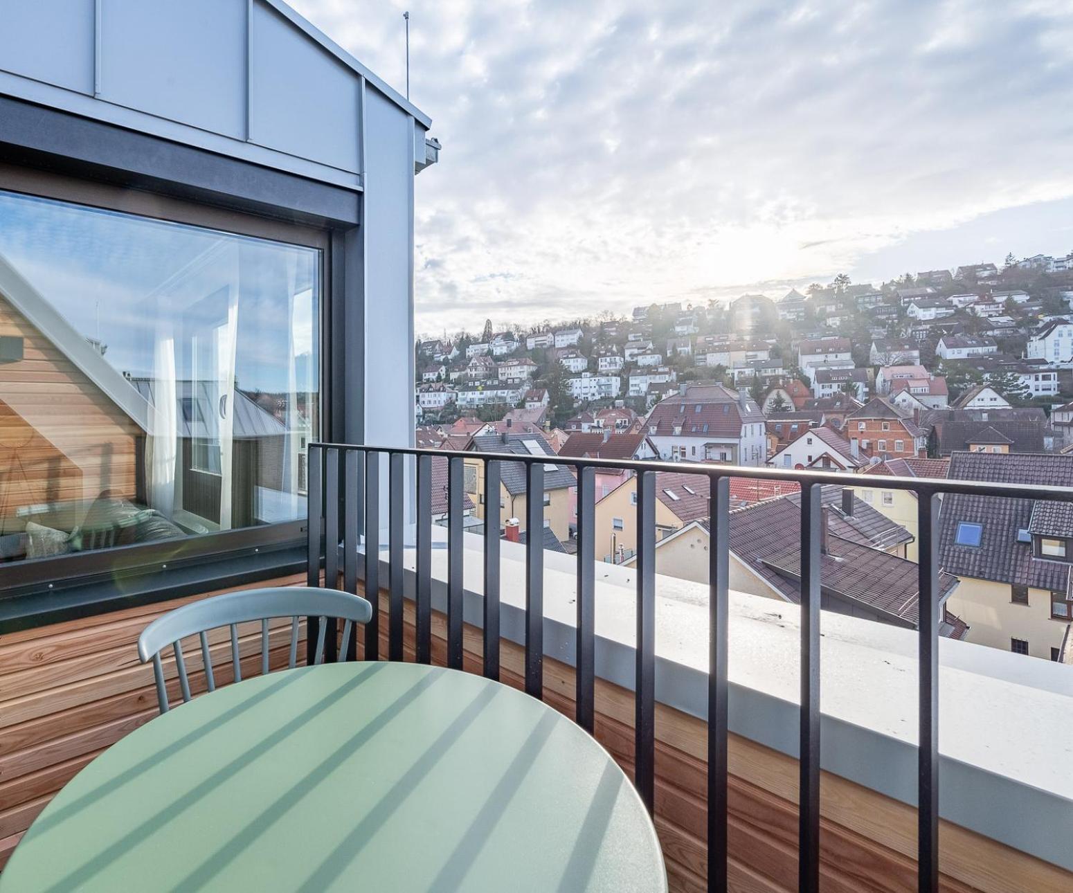 One-bedroom Suite with balcony - Photo 10