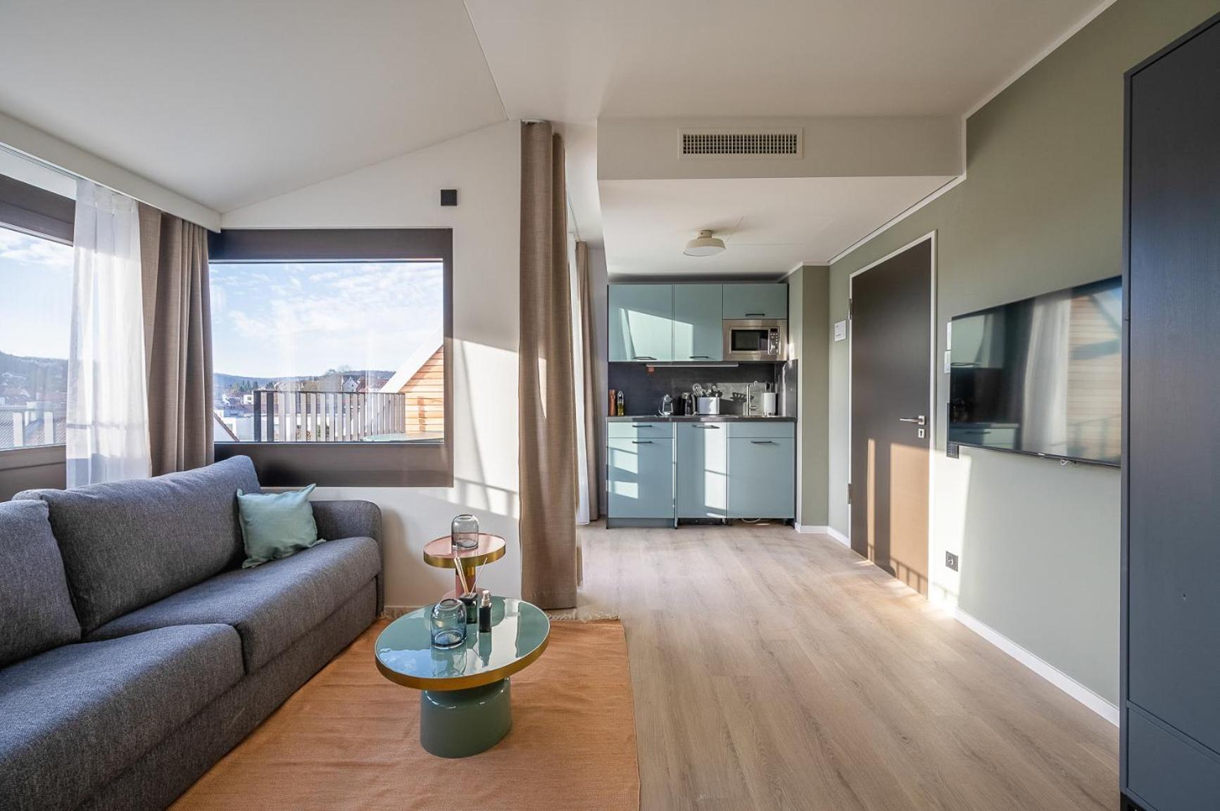 One-bedroom Suite with balcony - Photo 8