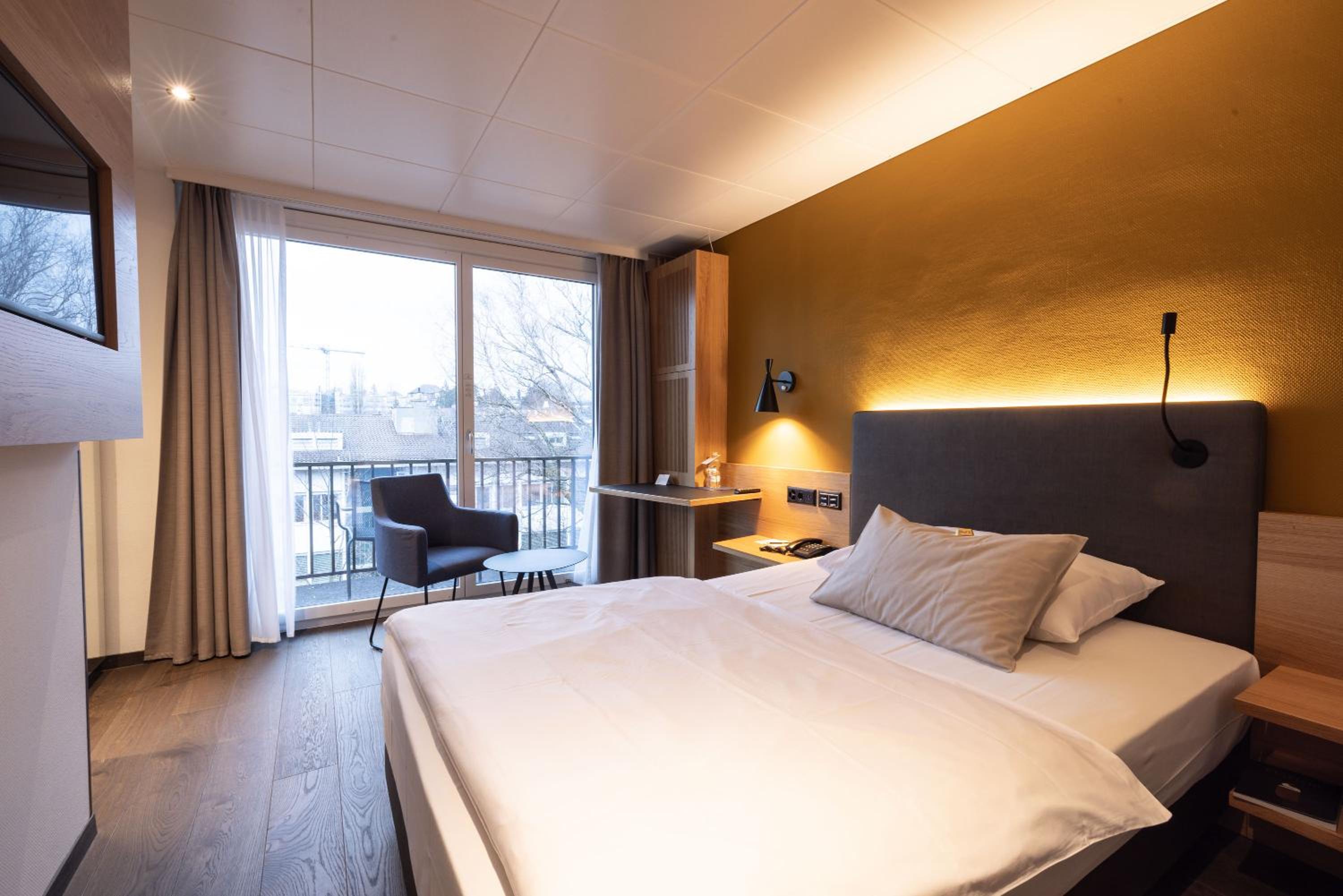 Classic Single Room with Balcony