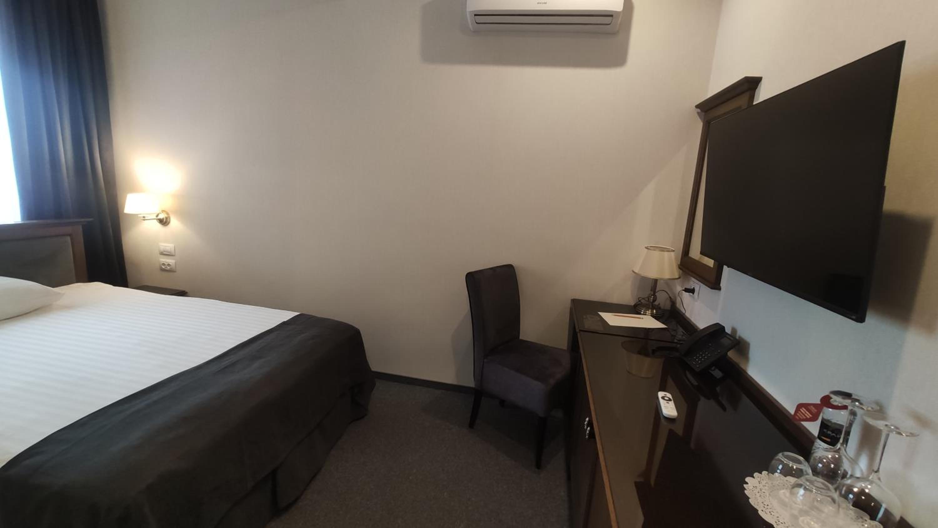 Standard Double or Twin Room photo 3