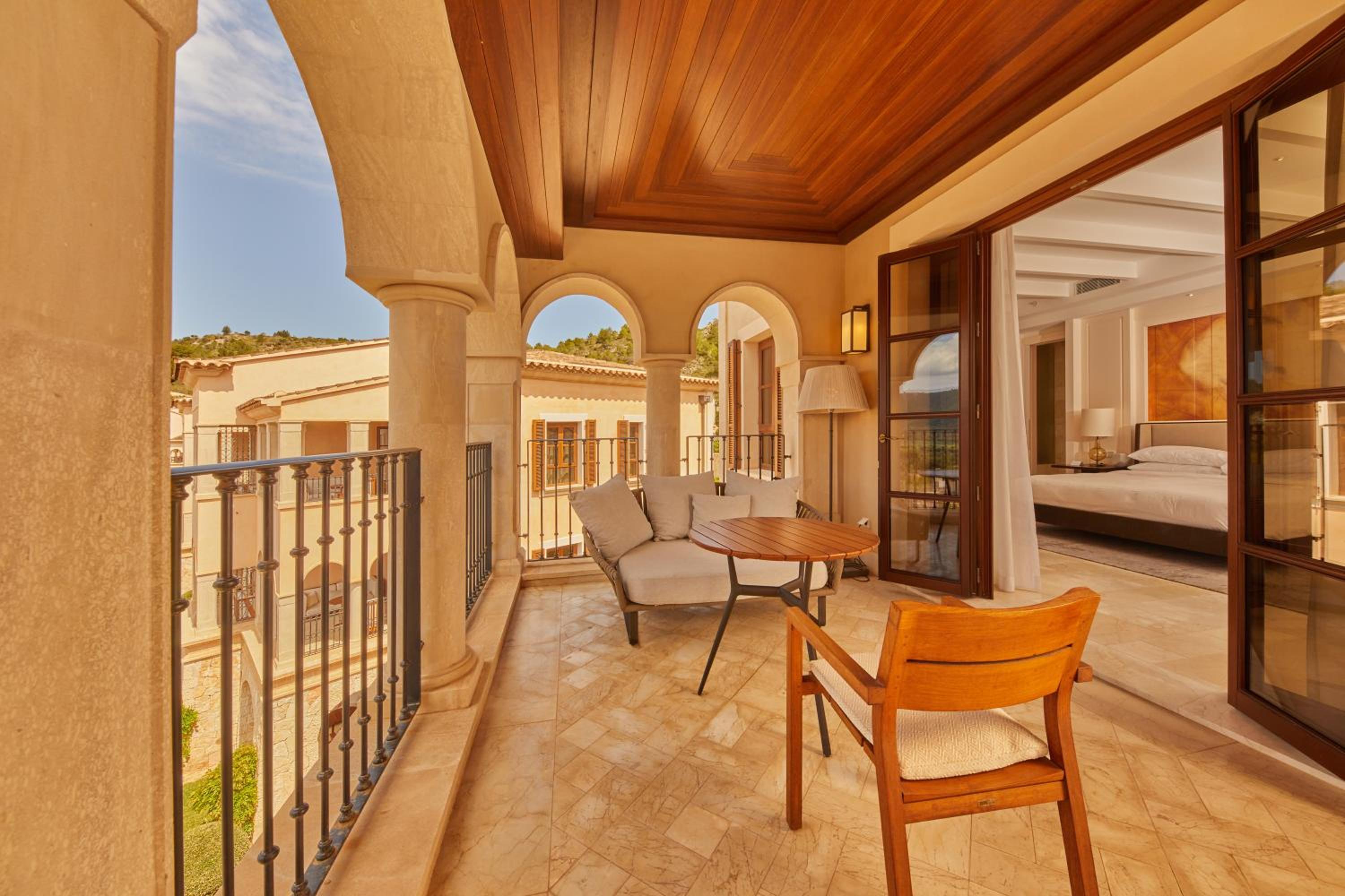 Grand Suite with View