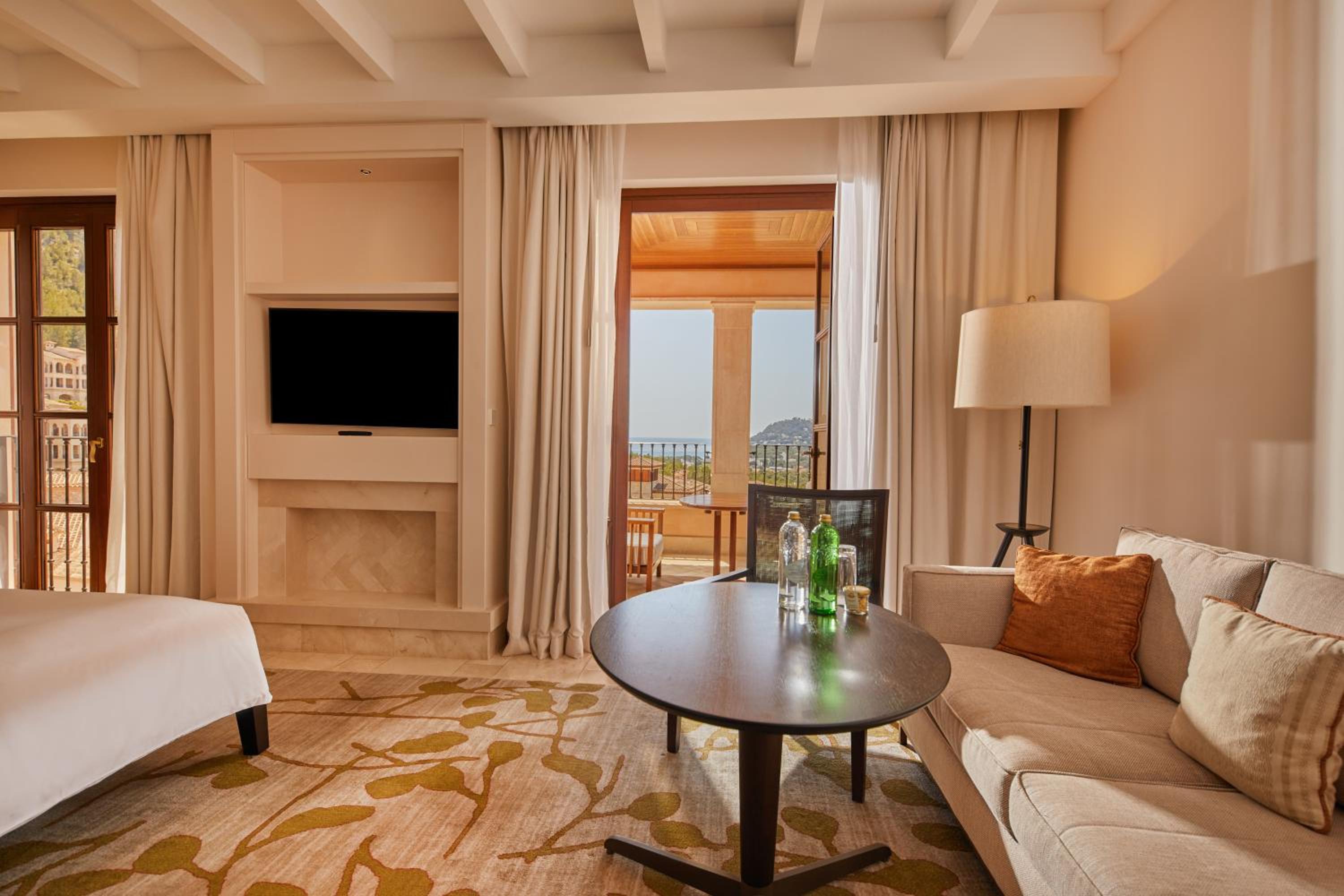 Junior Suite with Valley View