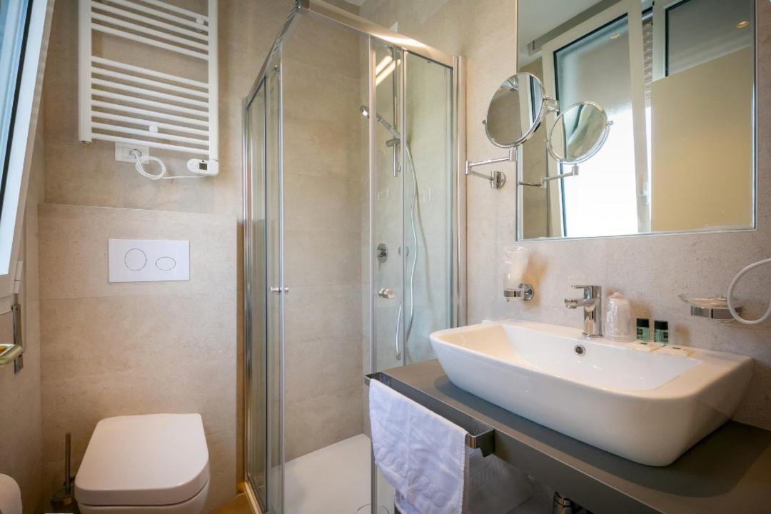 Double Room with Sea View photo 3